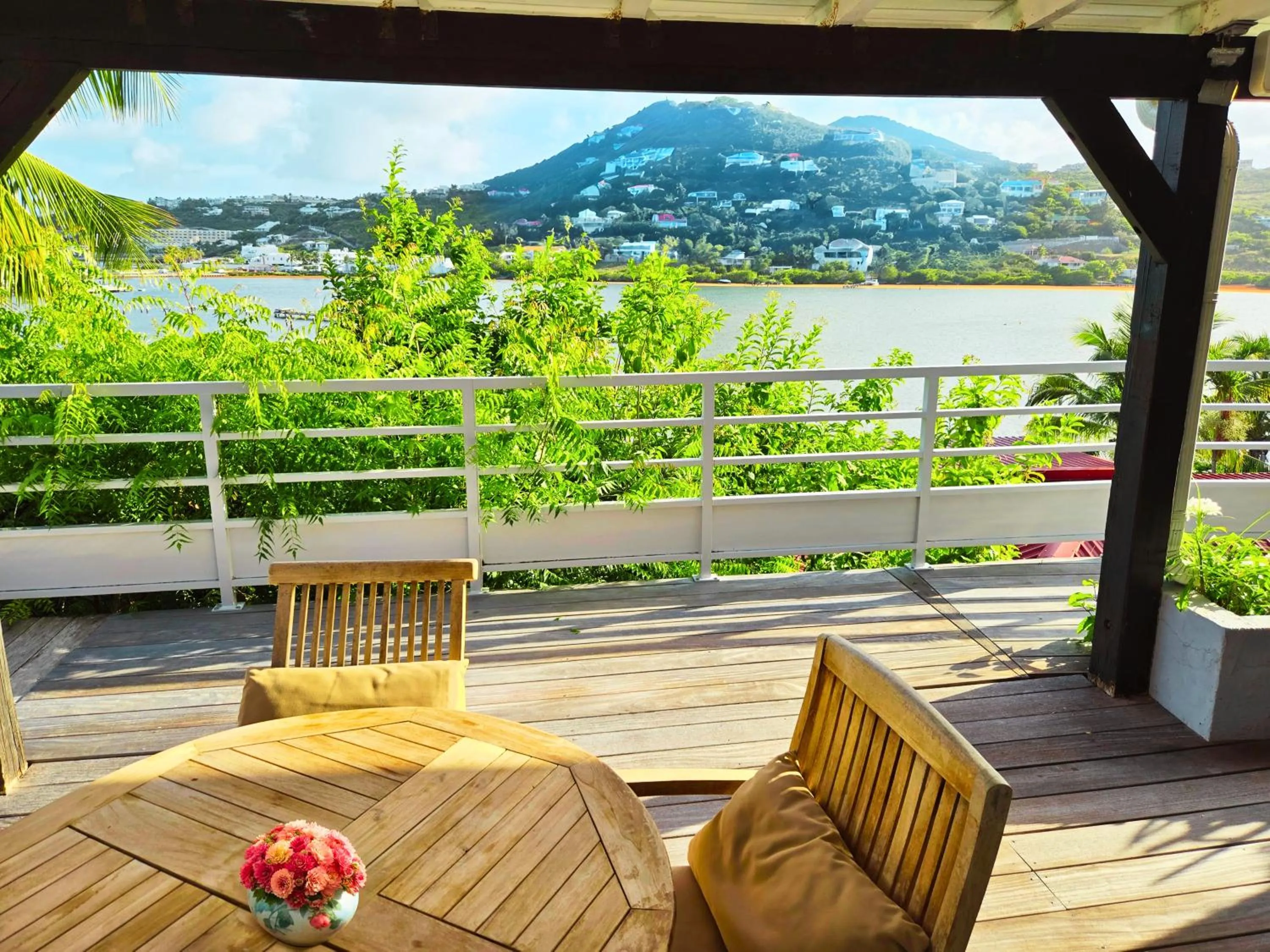 Patio in Les Balcons d'Oyster Pond