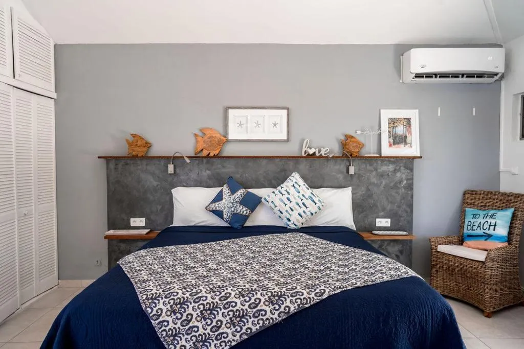 Bed in Les Balcons d'Oyster Pond