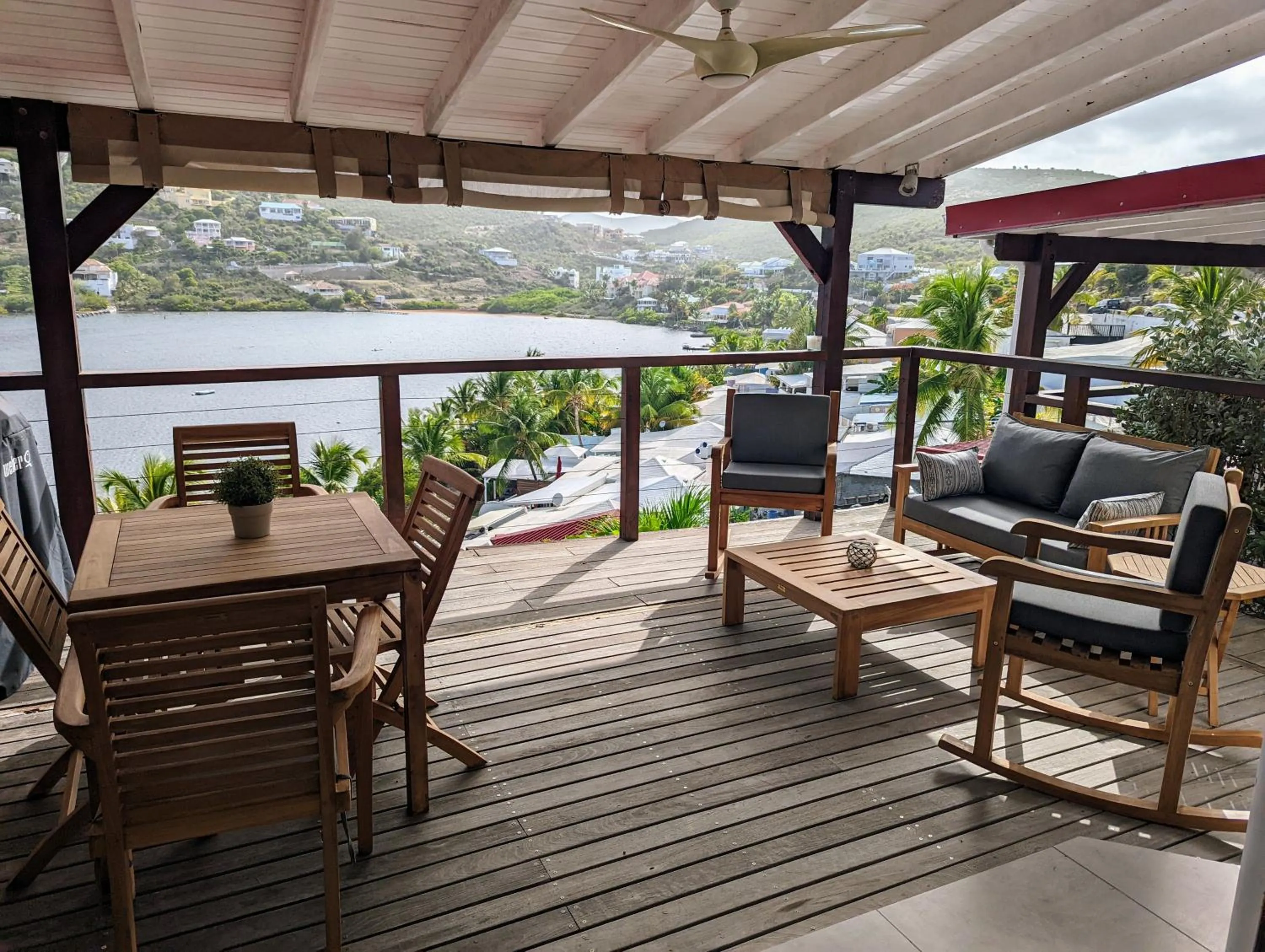 Patio in Les Balcons d'Oyster Pond
