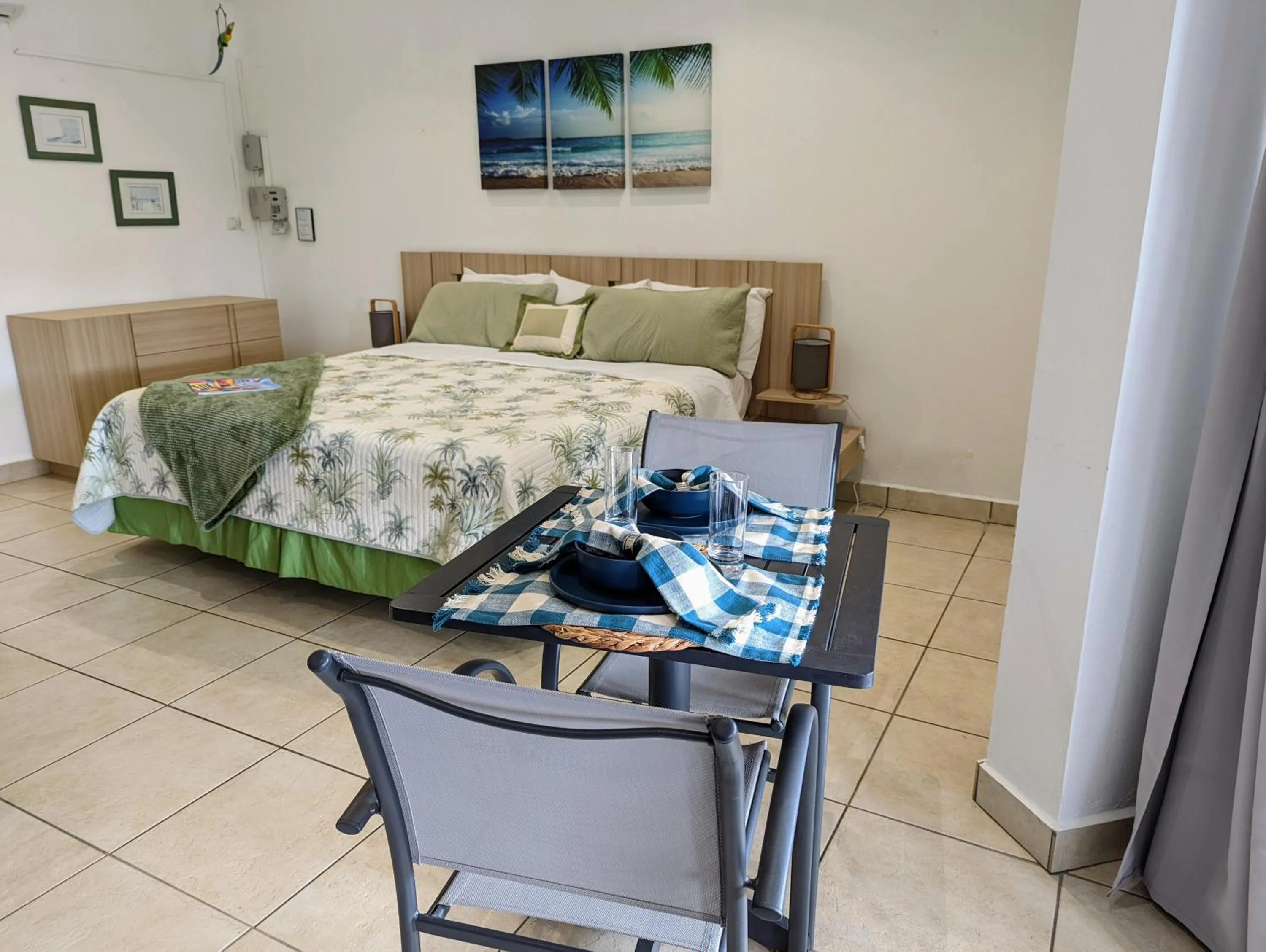 Bed in Les Balcons d'Oyster Pond