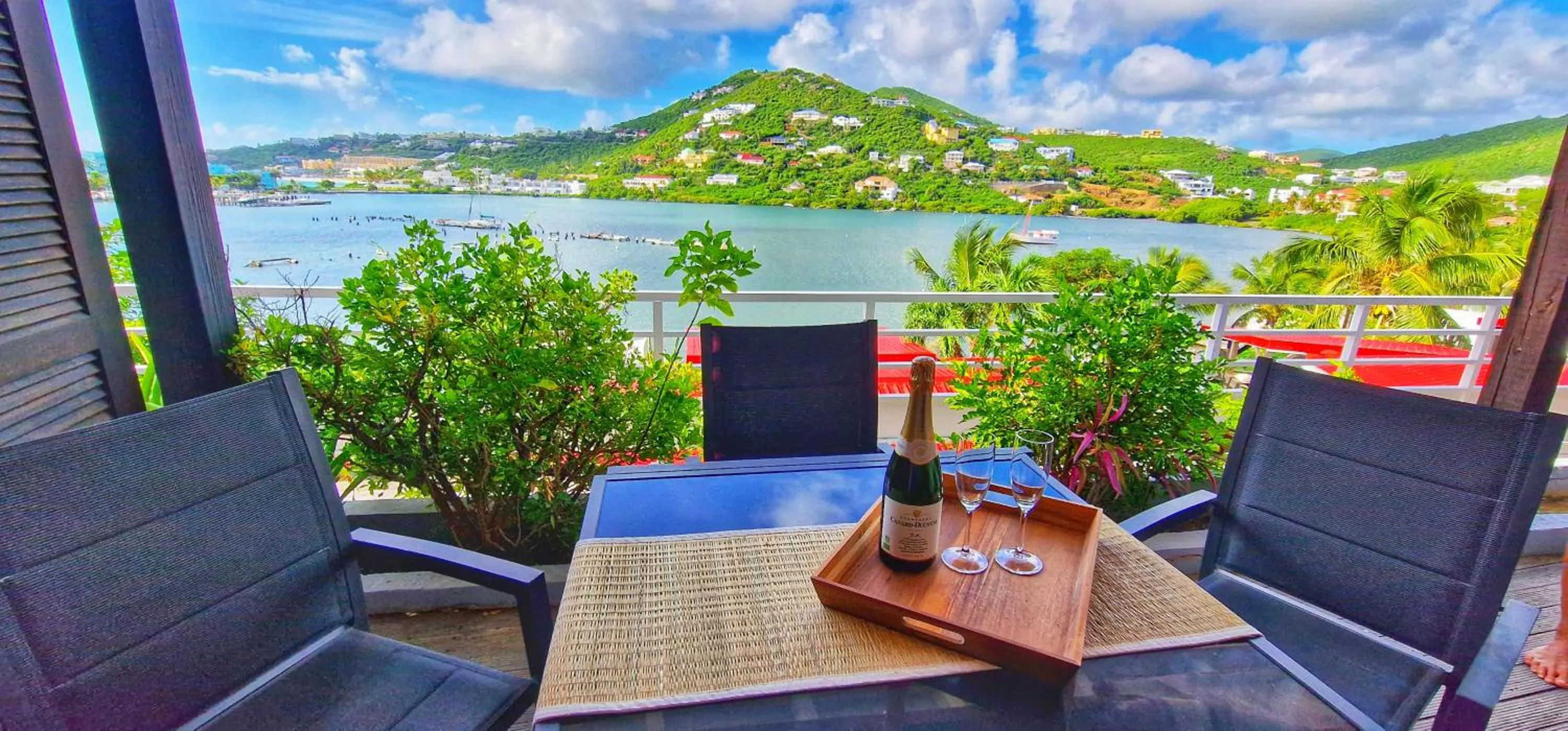 Patio in Les Balcons d'Oyster Pond