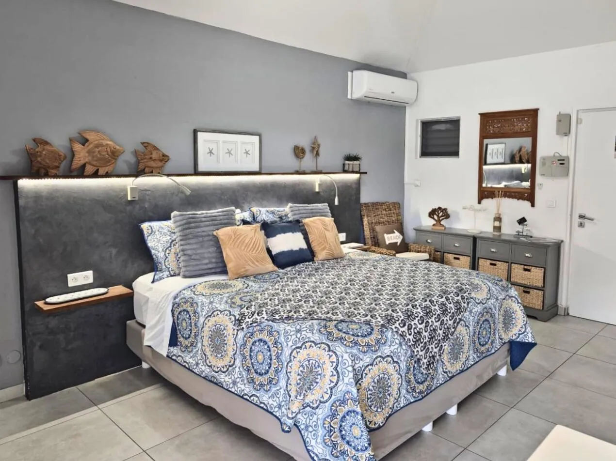 Bed in Les Balcons d'Oyster Pond