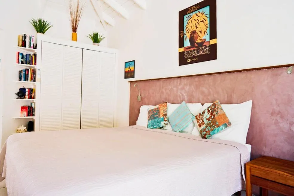 Bed in Les Balcons d'Oyster Pond