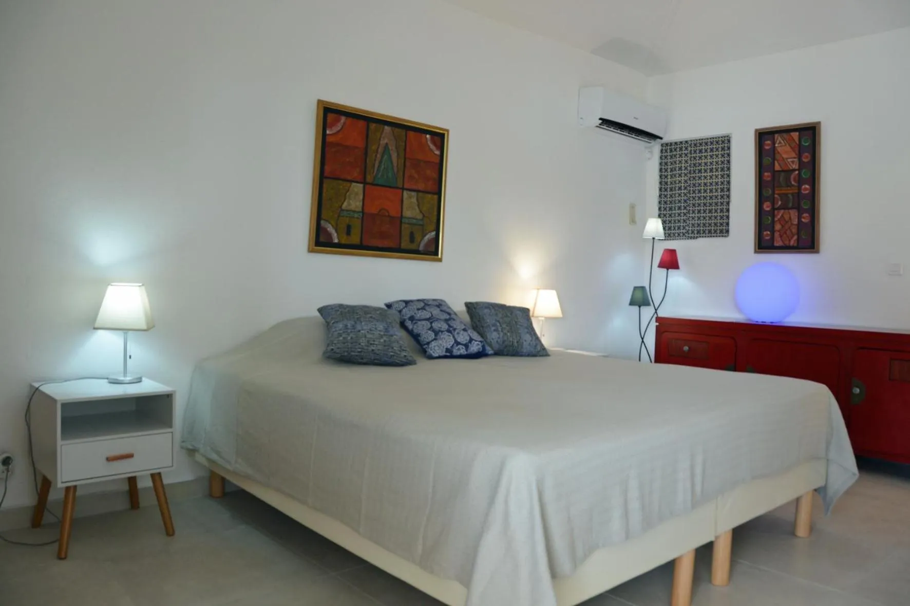 Bed in Les Balcons d'Oyster Pond