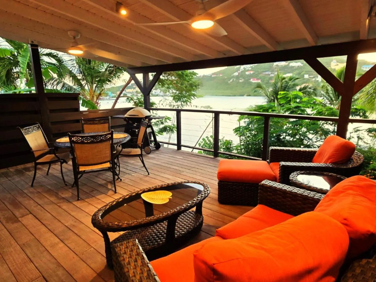 Patio in Les Balcons d'Oyster Pond