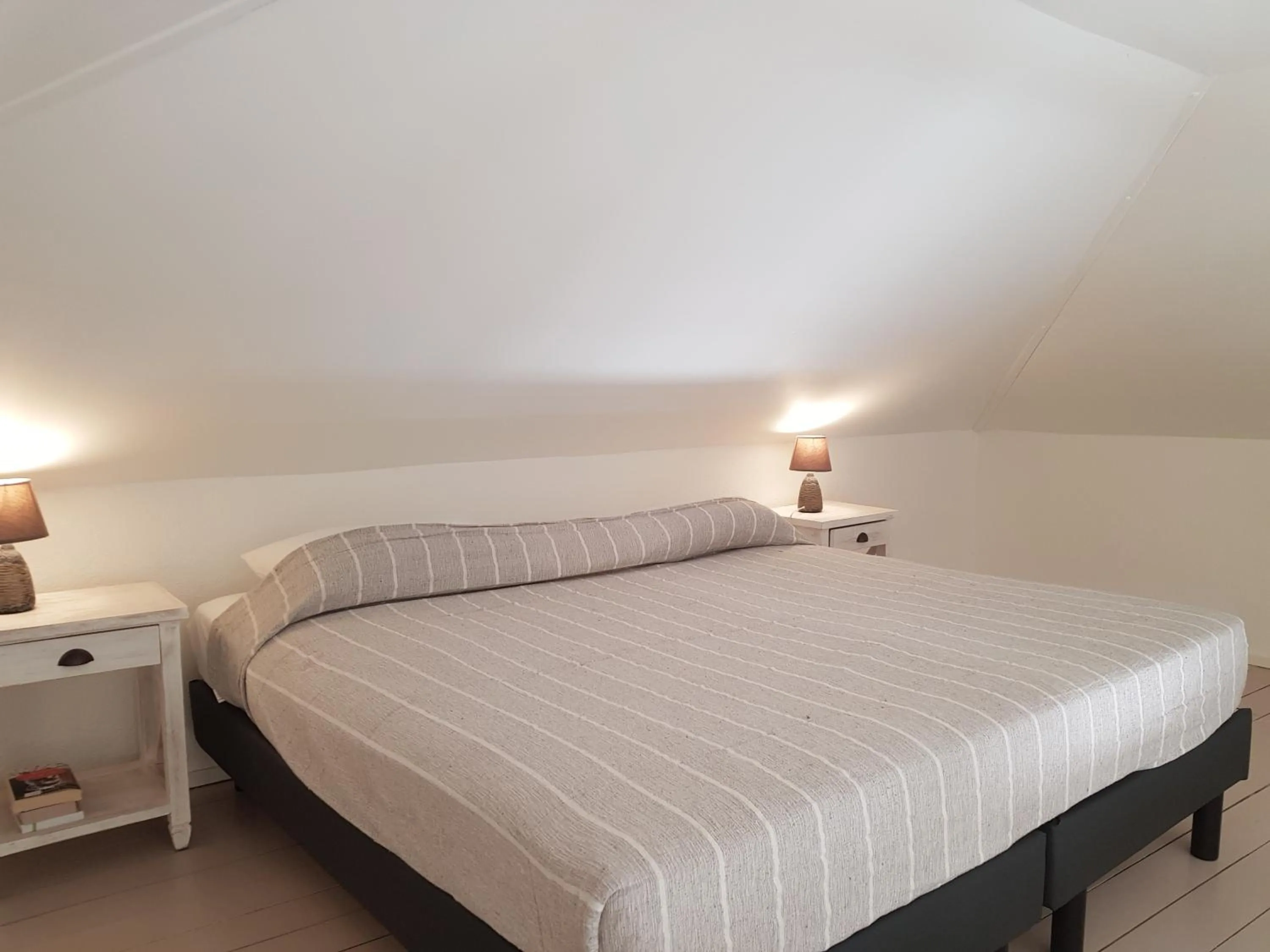 Bed in Les Balcons d'Oyster Pond