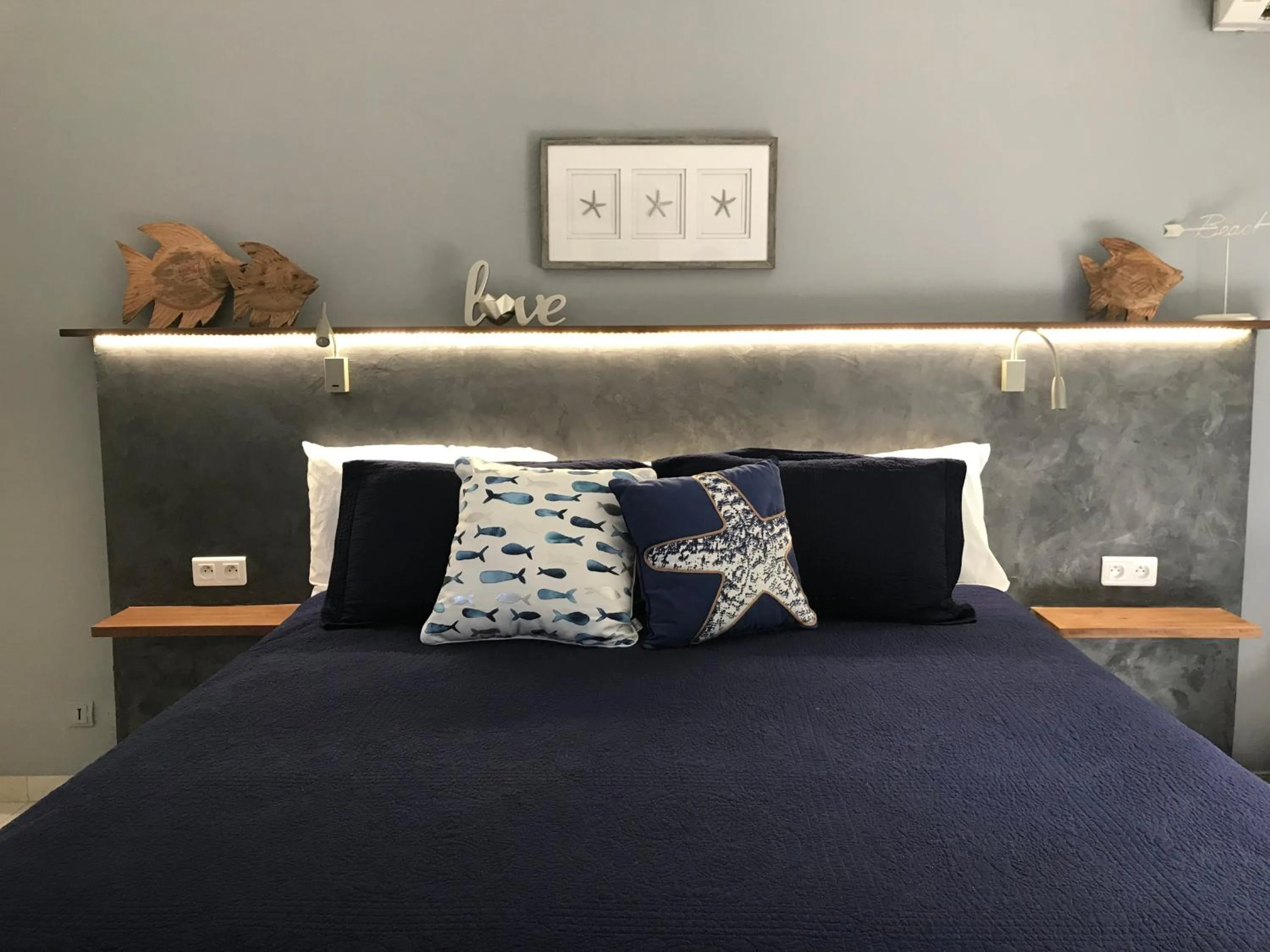 Bed in Les Balcons d'Oyster Pond