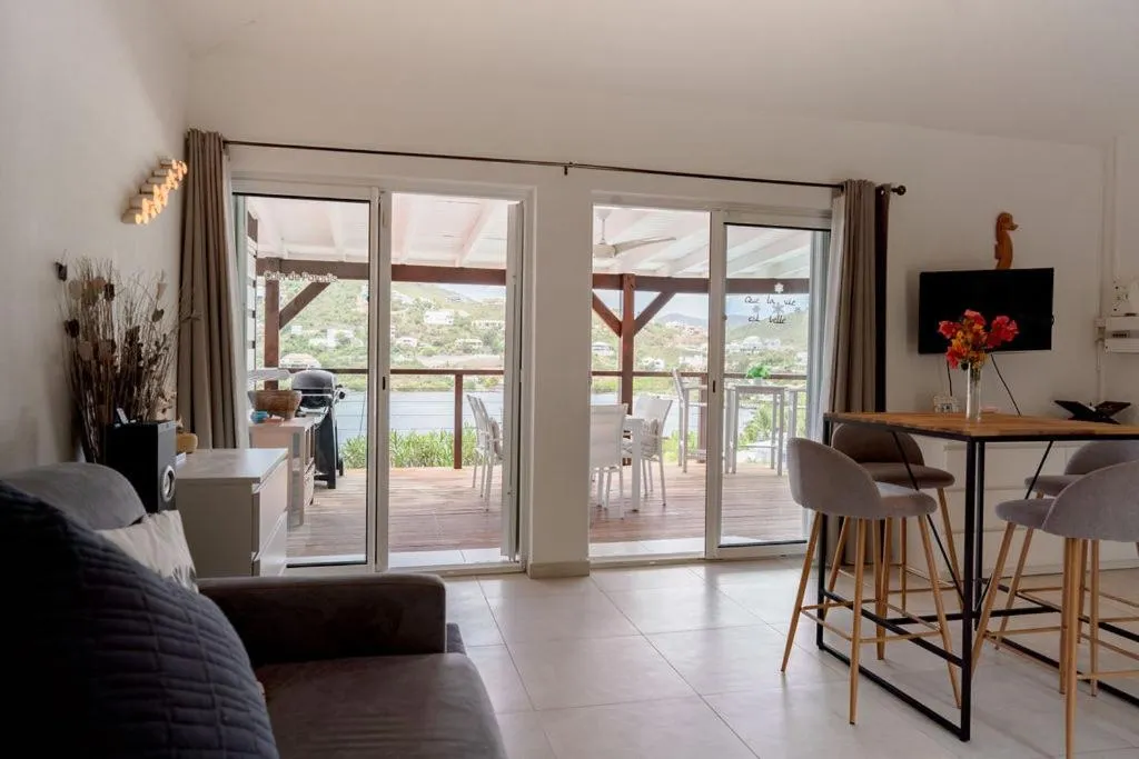 Living room in Les Balcons d'Oyster Pond