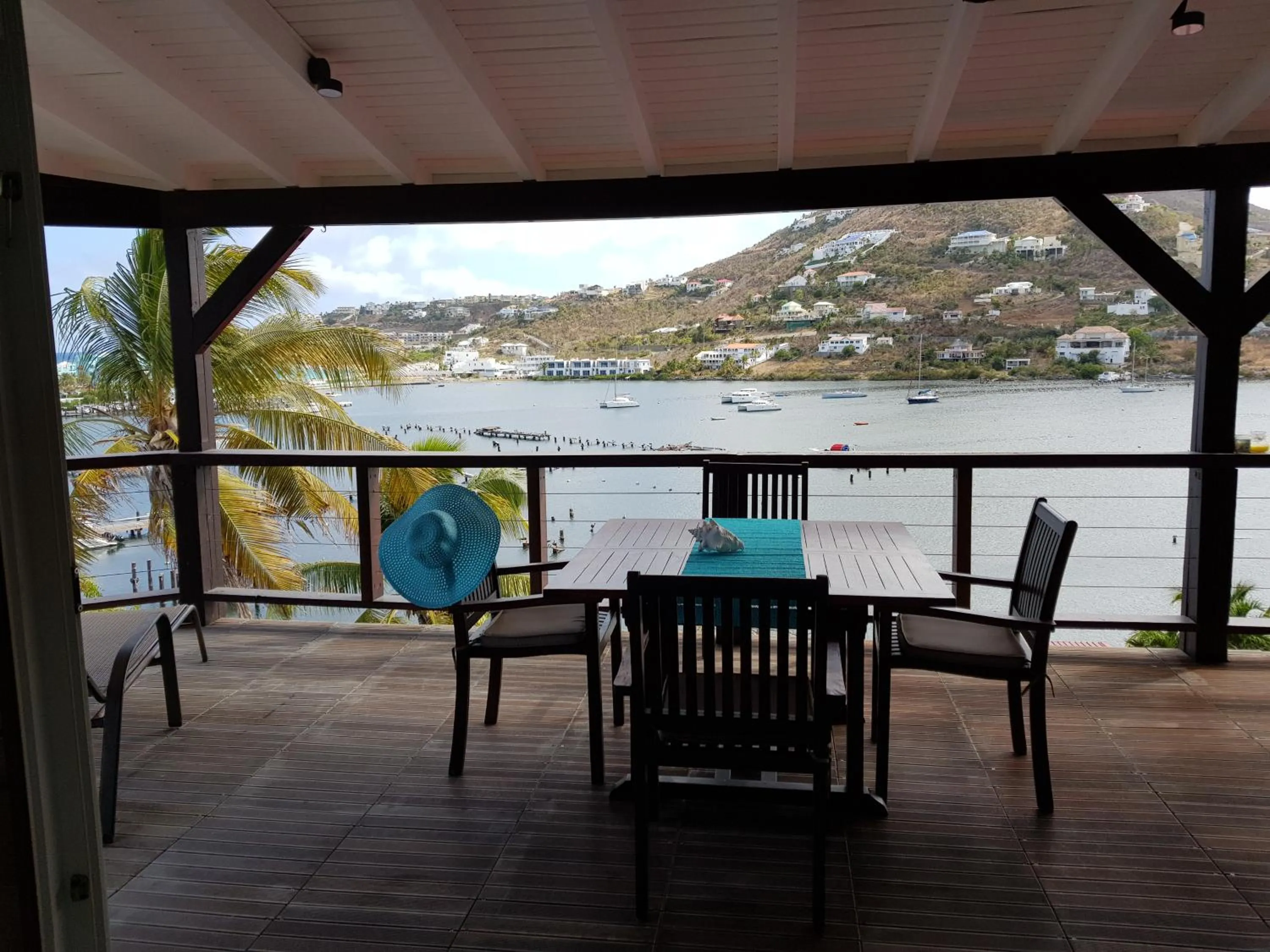 Patio in Les Balcons d'Oyster Pond