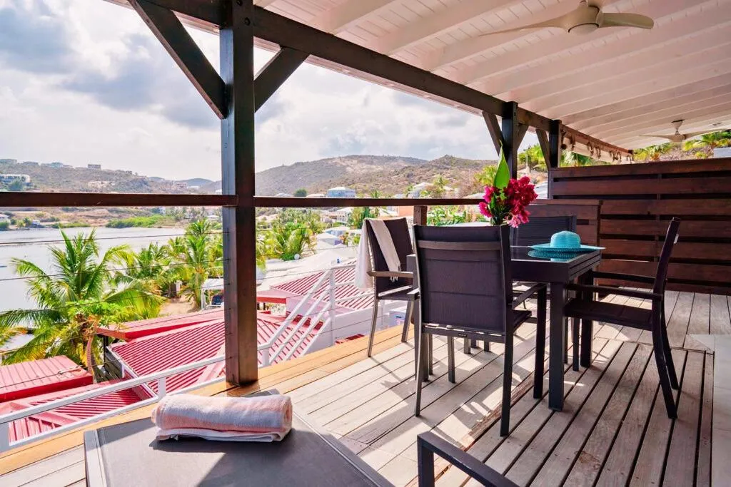 Balcony/Terrace in Les Balcons d'Oyster Pond