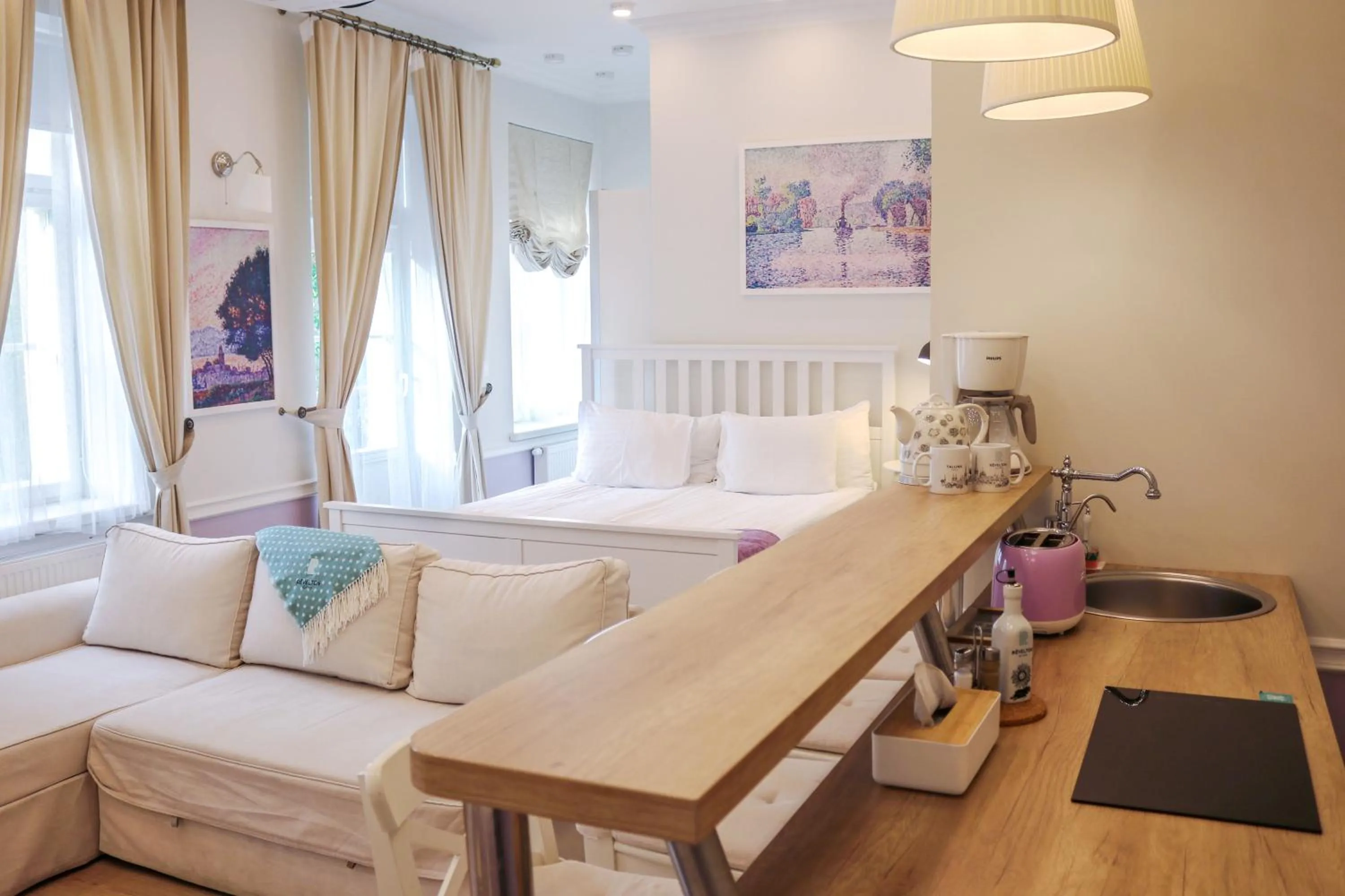 Photo of the whole room, Bed in Revelton Suites Tallinn