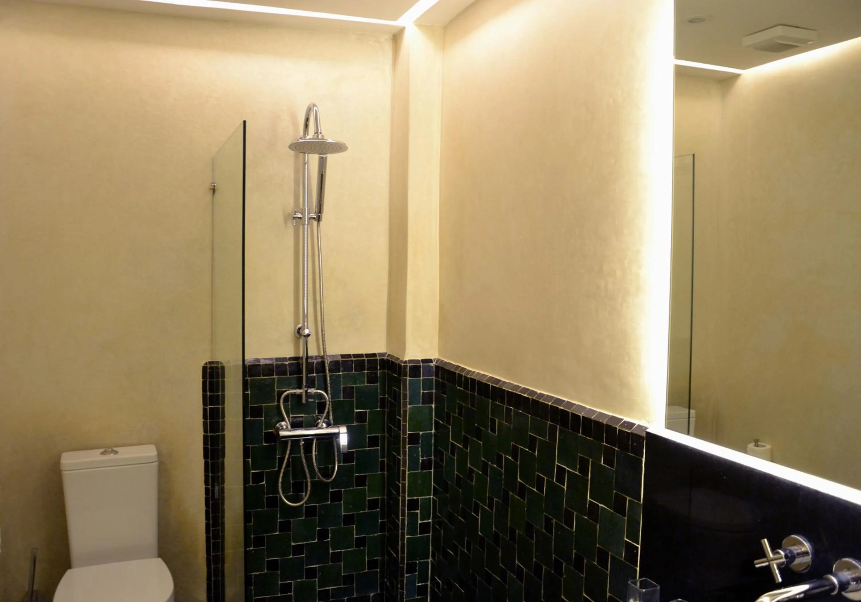 Shower in Riad Dar Dar