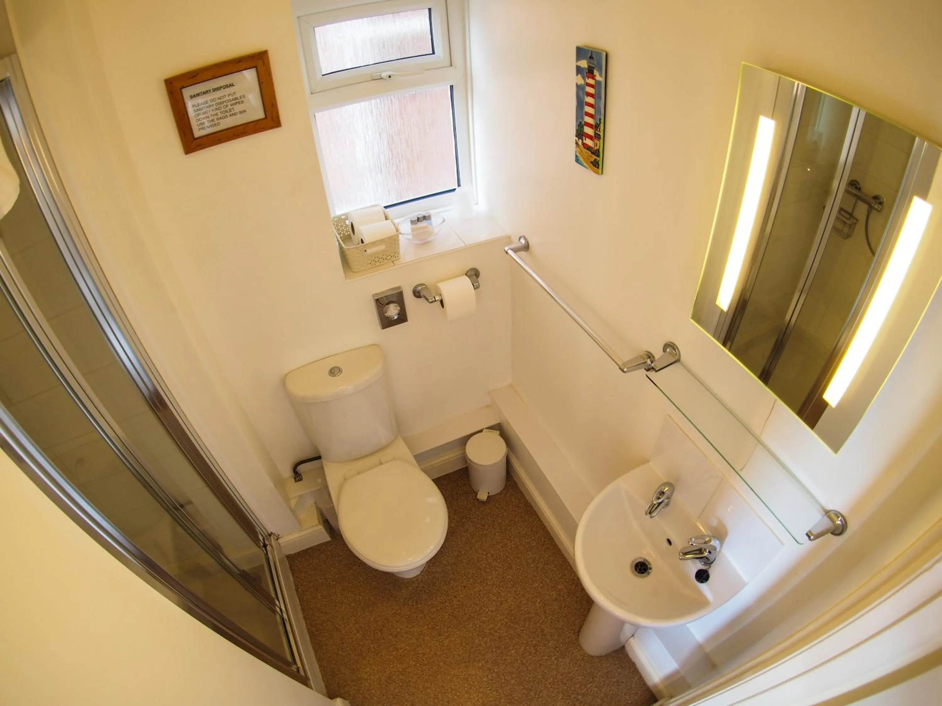 Bathroom in By The Sea Bed and Breakfast