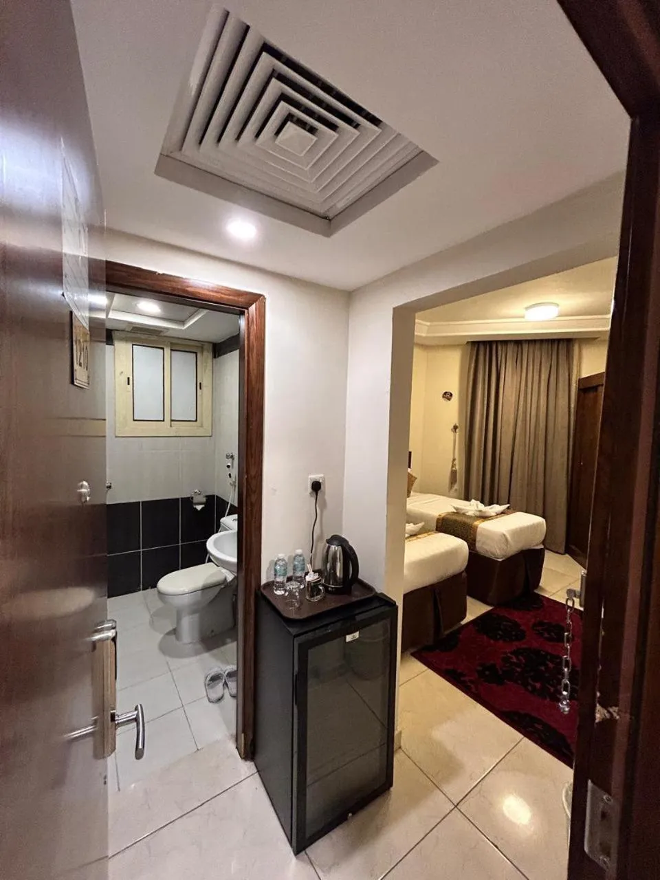 Coffee/tea facilities in Knooz Aldiafah