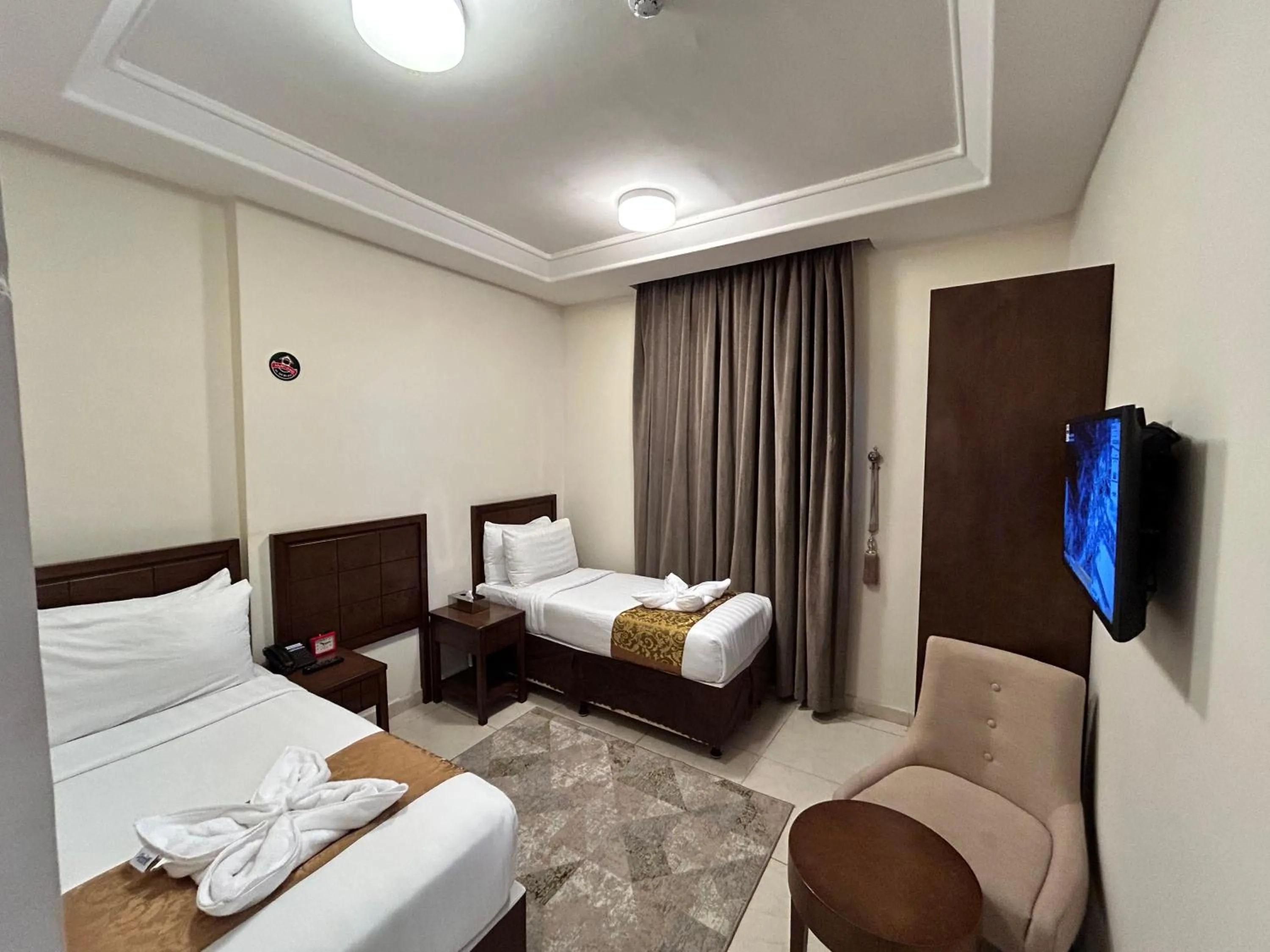 Shower, Bed in Knooz Aldiafah