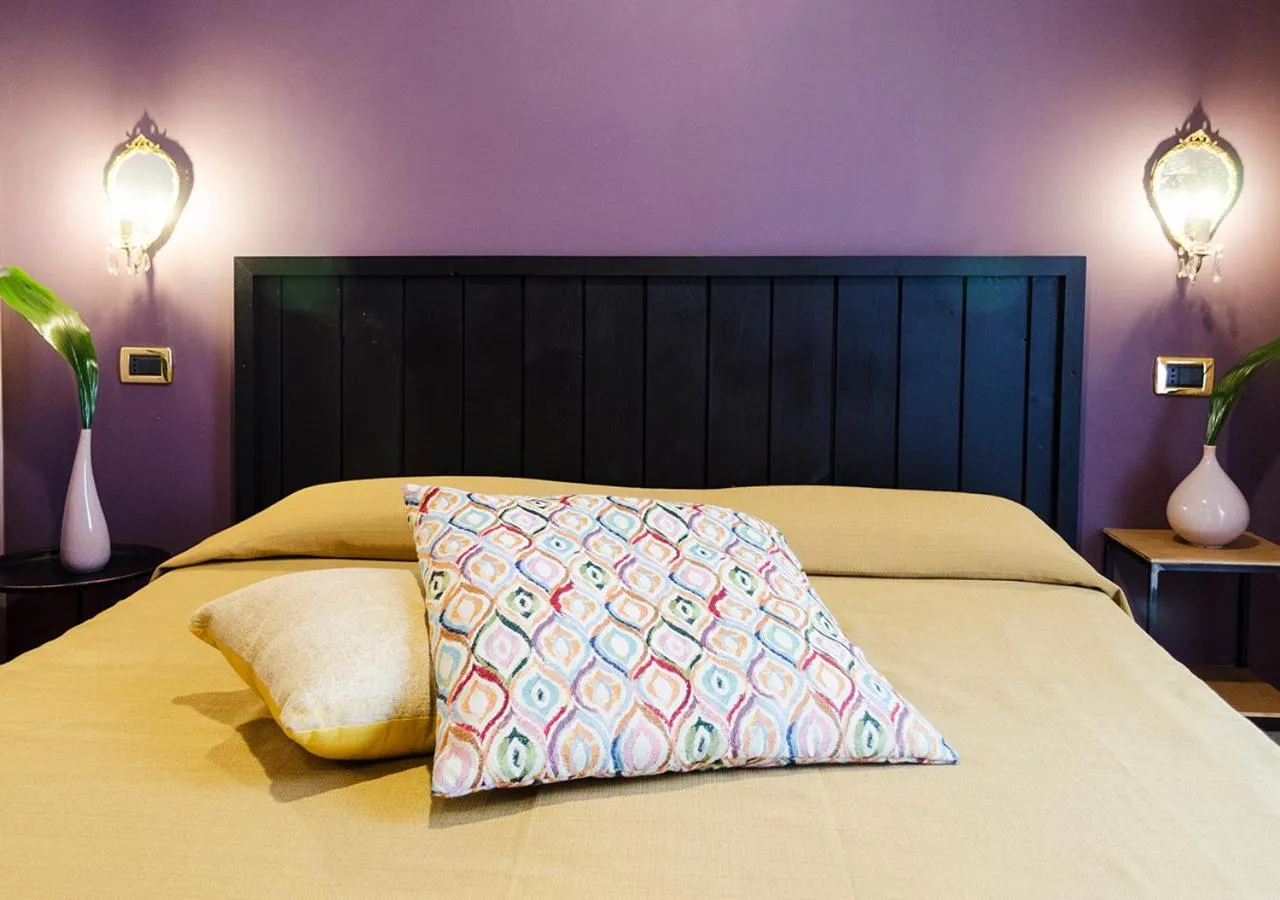 Bedroom, Bed in Eterna Roma