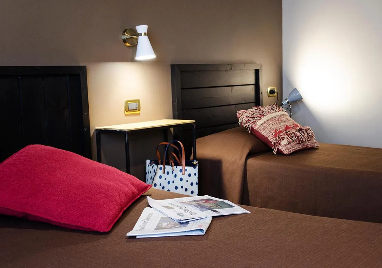 Bedroom, Bed in Eterna Roma