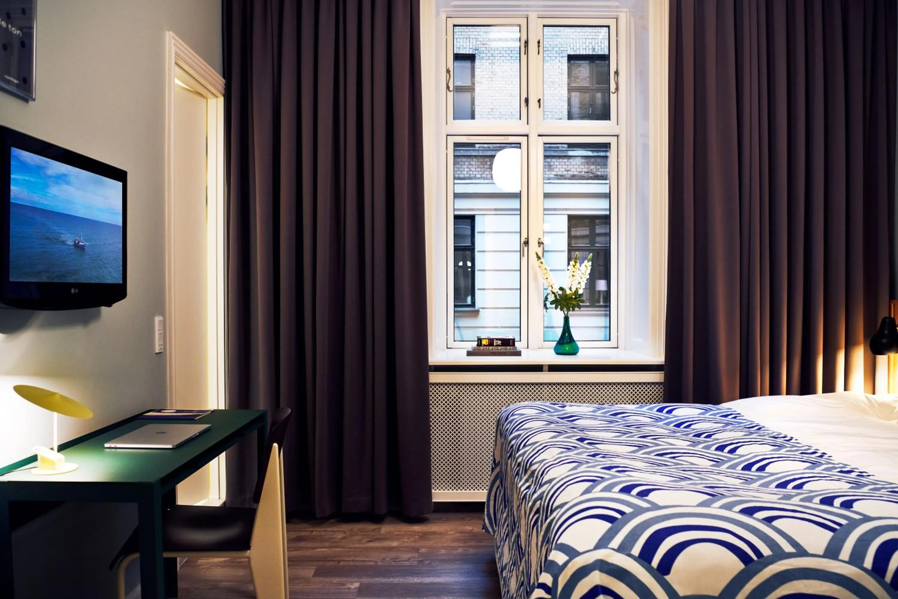 Bedroom, Bed in Coco Hotel