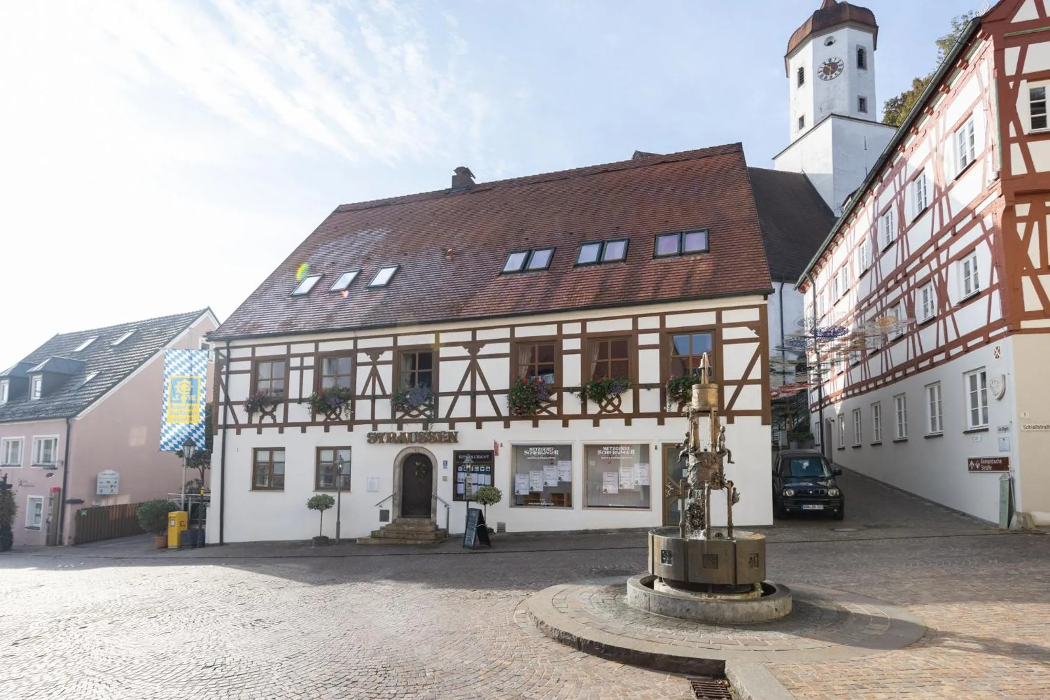 Property building in Hotel-Restaurant Straussen