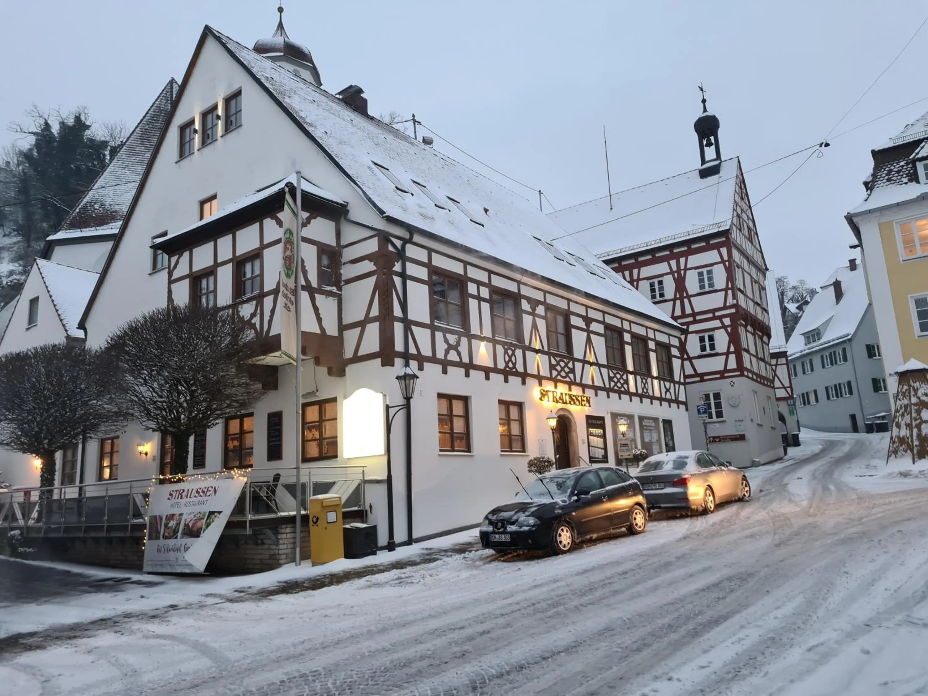 Property building in Hotel-Restaurant Straussen