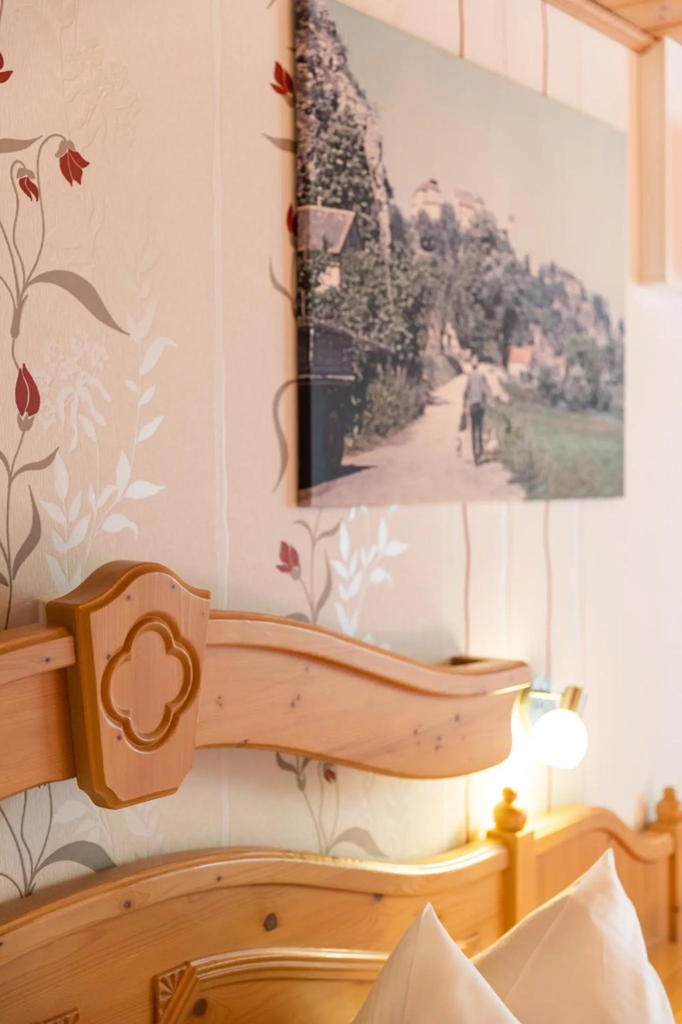 Bed in Hotel-Restaurant Straussen