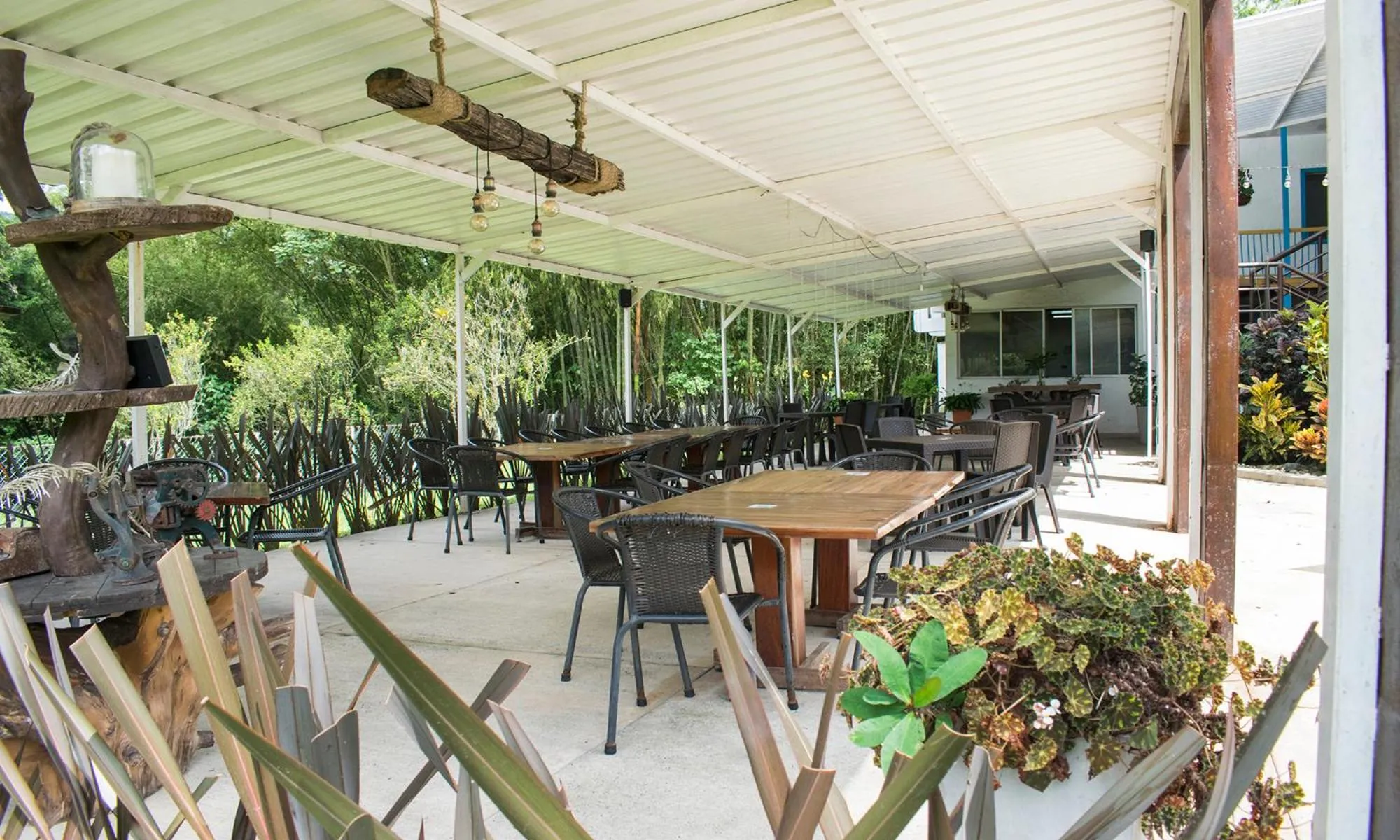 Restaurant/places to eat in Hotel Hacienda Santa Clara