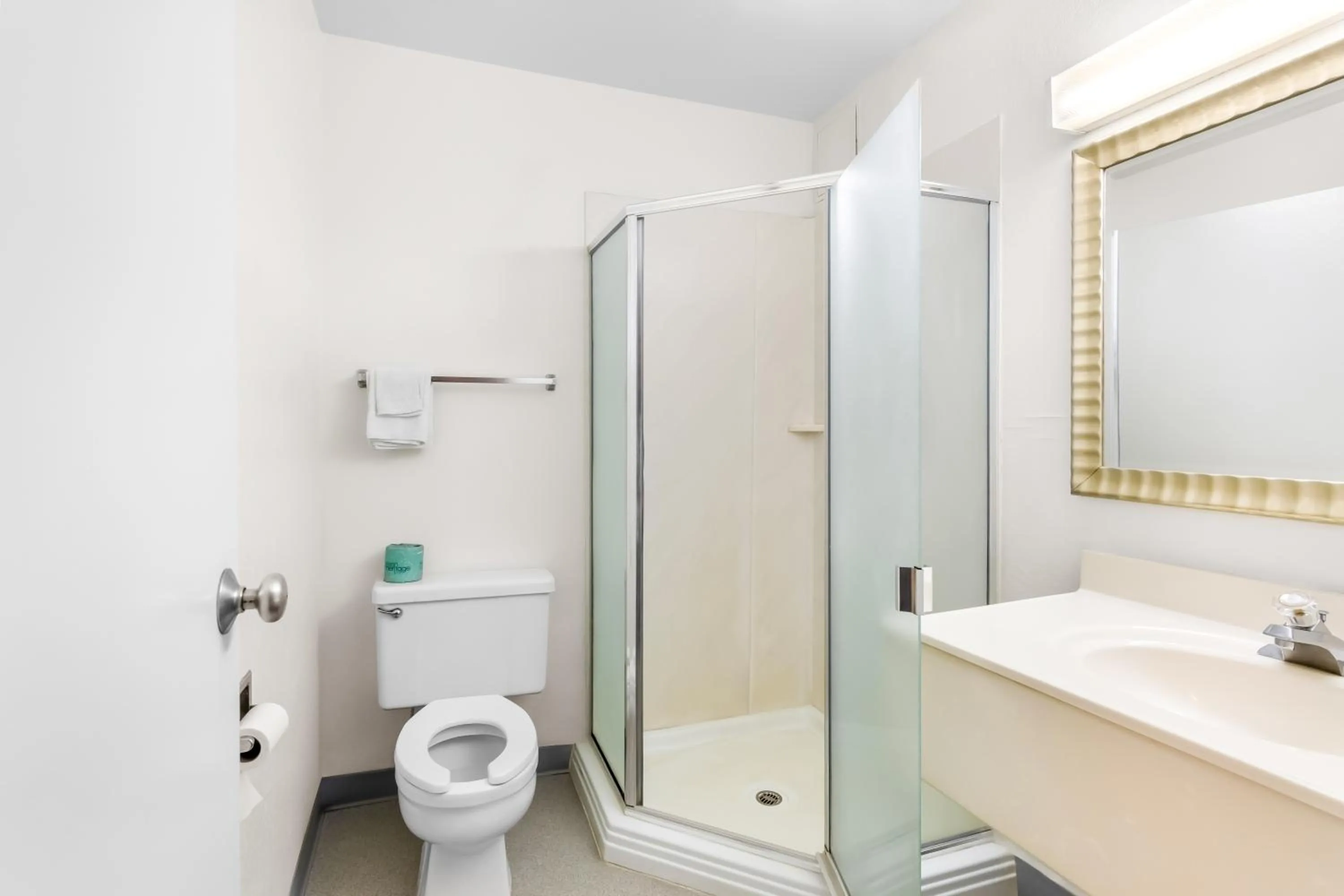 Shower in Americas Best Value Inn Stillwater