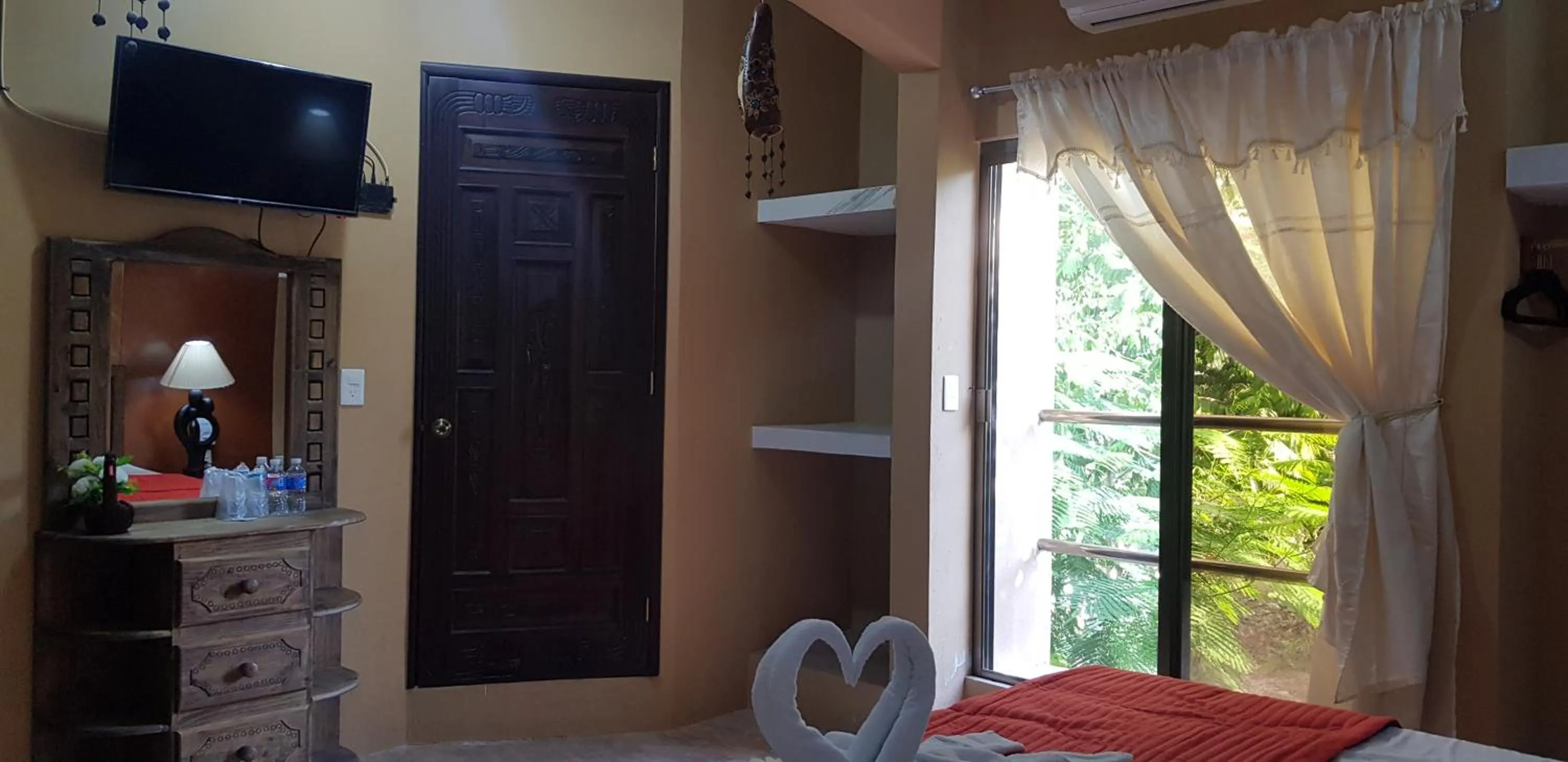 TV and multimedia, Bed in Hotel Mayahau Coba