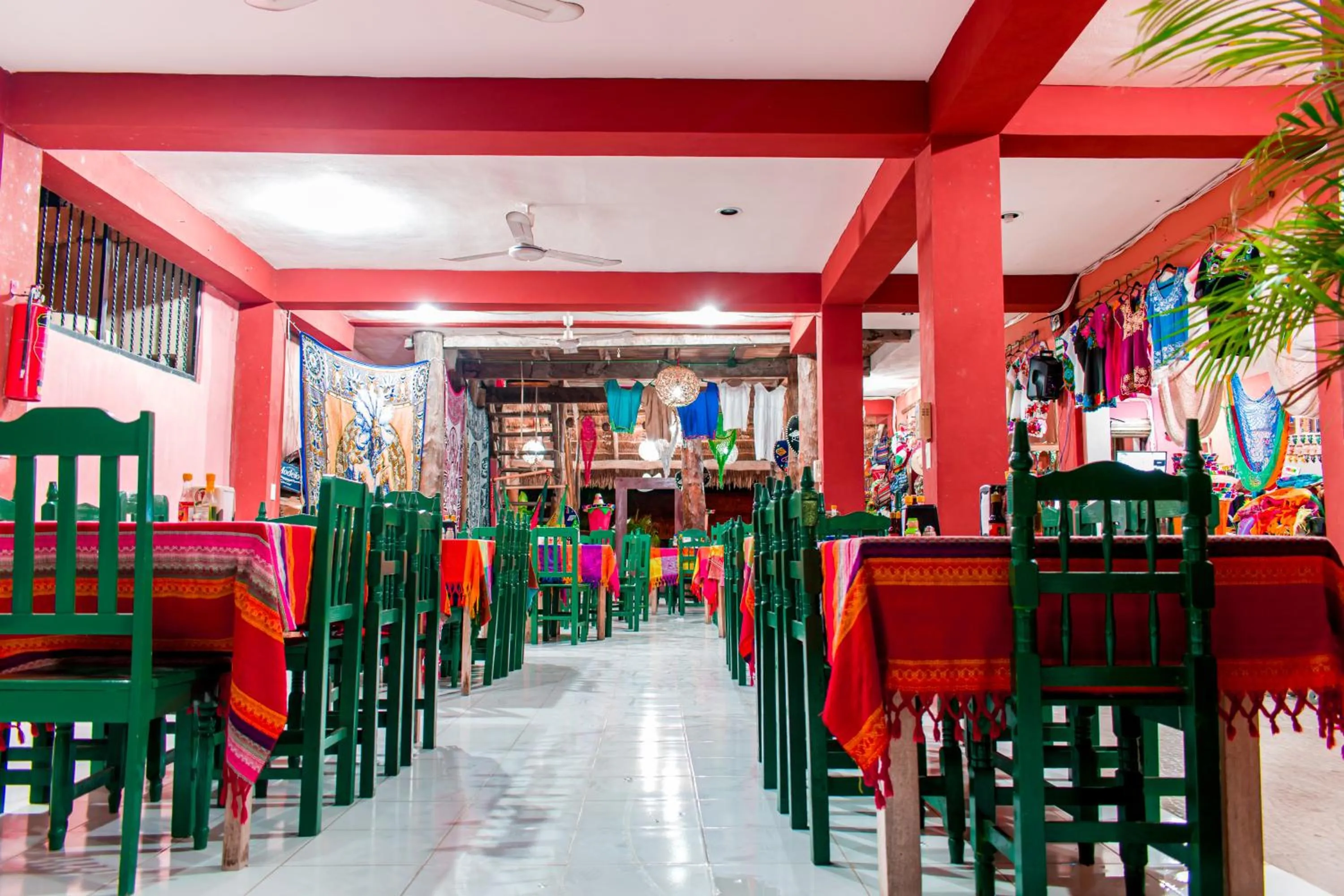 Restaurant/places to eat in Hotel Mayahau Coba