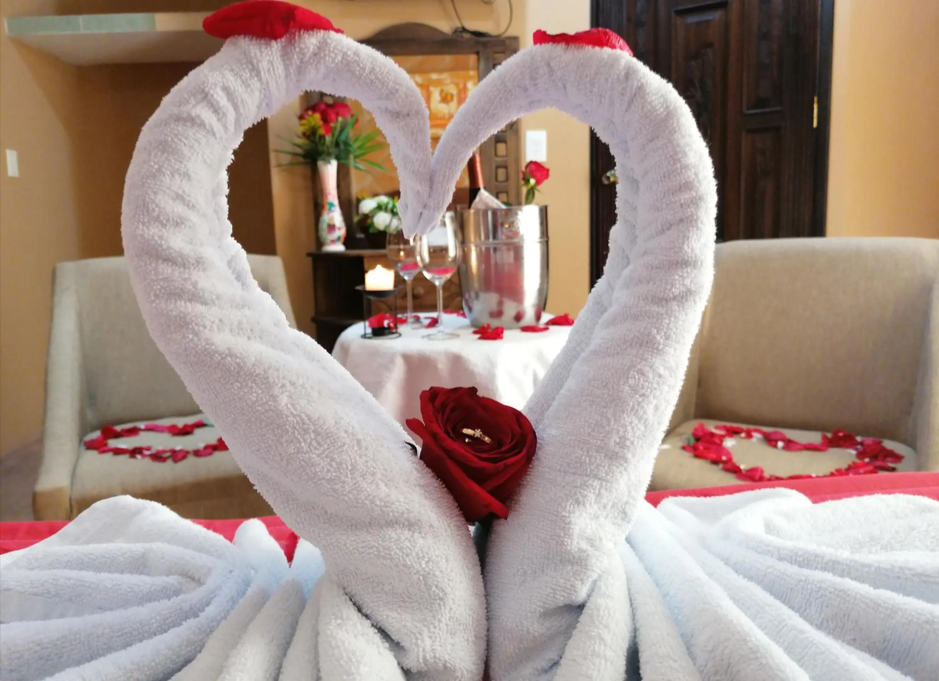 Drinks, Bed in Hotel Mayahau Coba