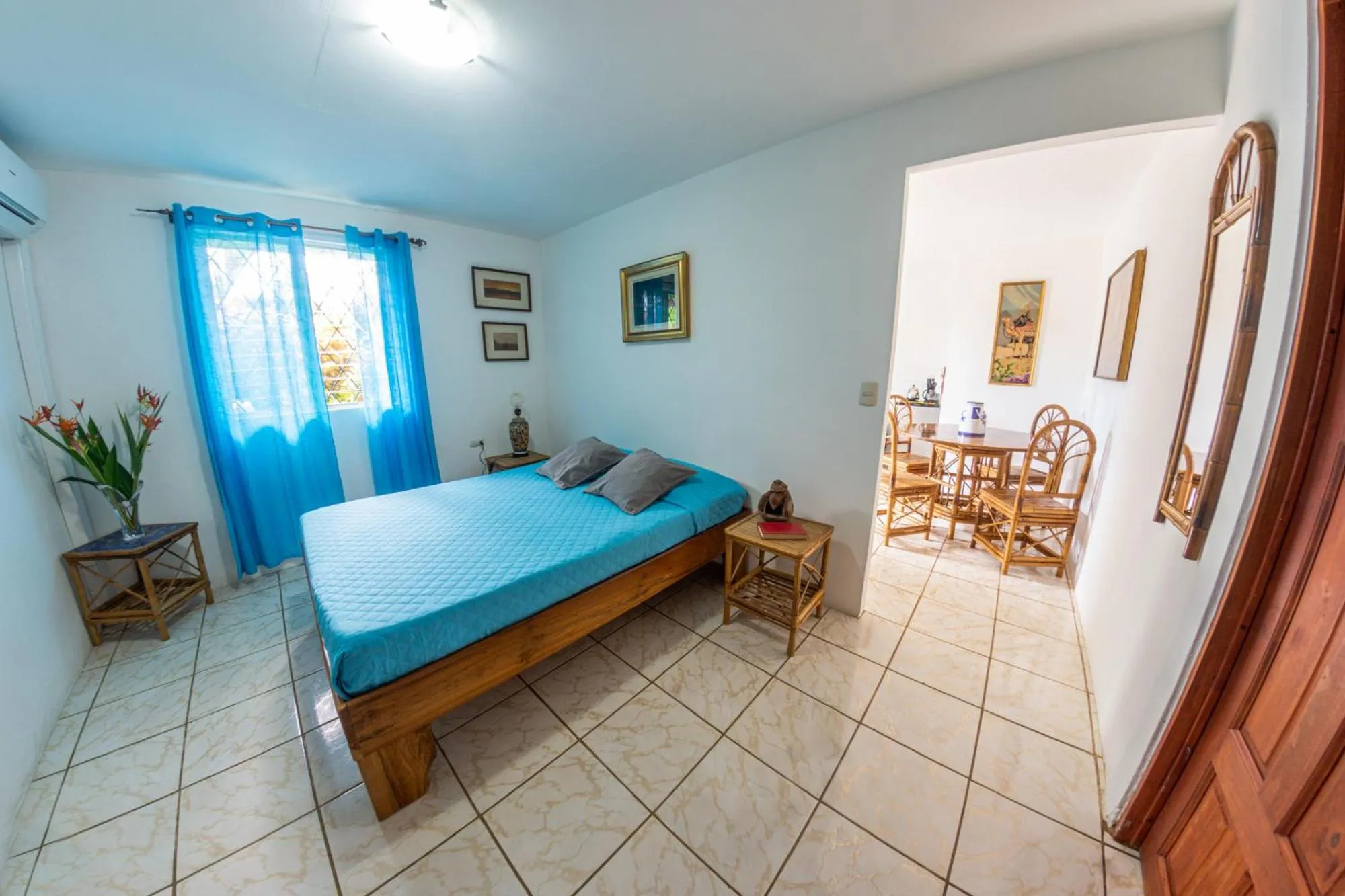 Photo of the whole room, Bed in Dolce Uvita