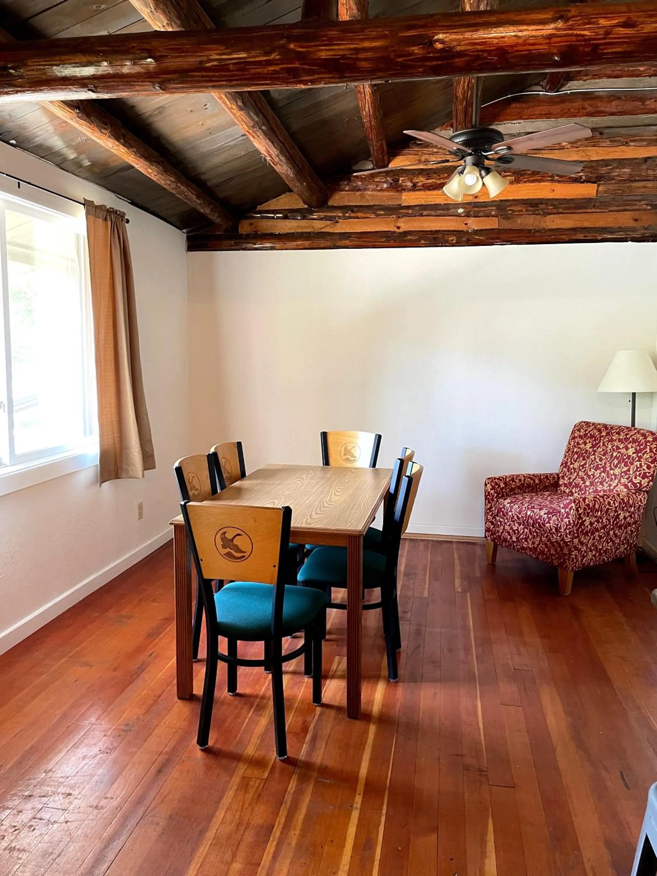 Dining area in Hanging Horn Lakeside Resort