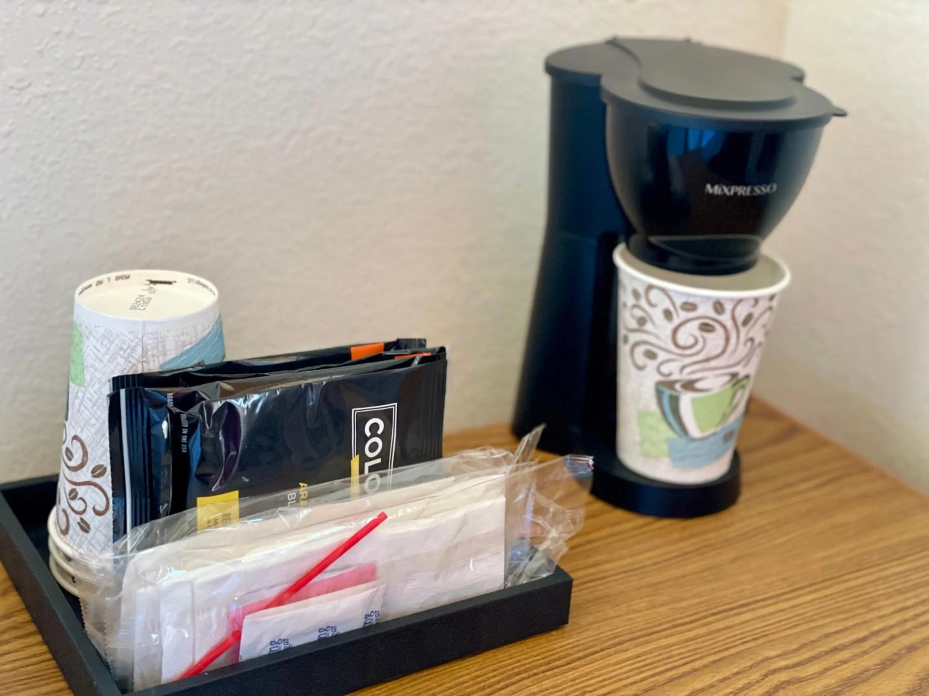 Coffee/tea facilities in Hanging Horn Lakeside Resort