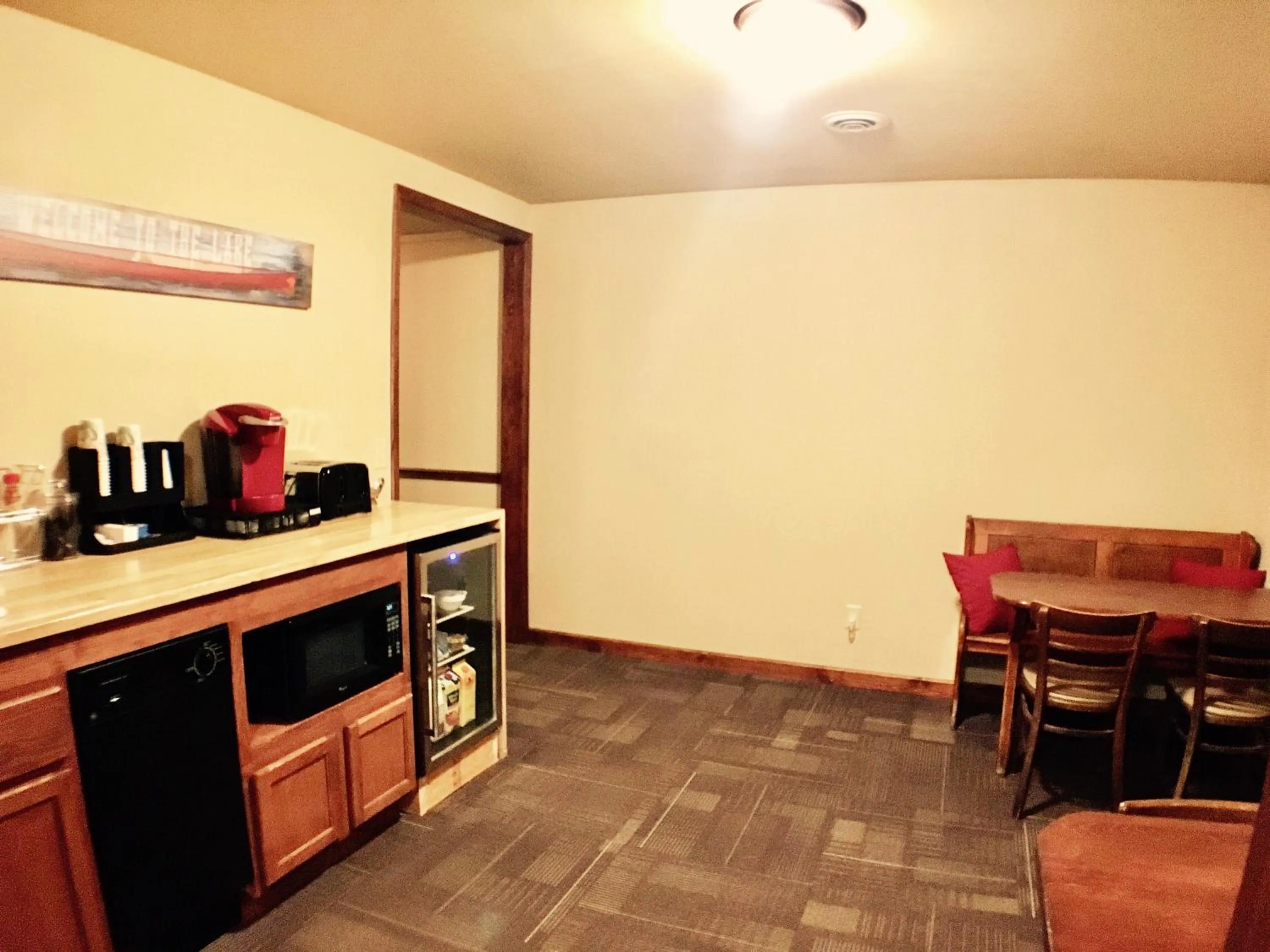 Communal kitchen in Hanging Horn Lakeside Resort