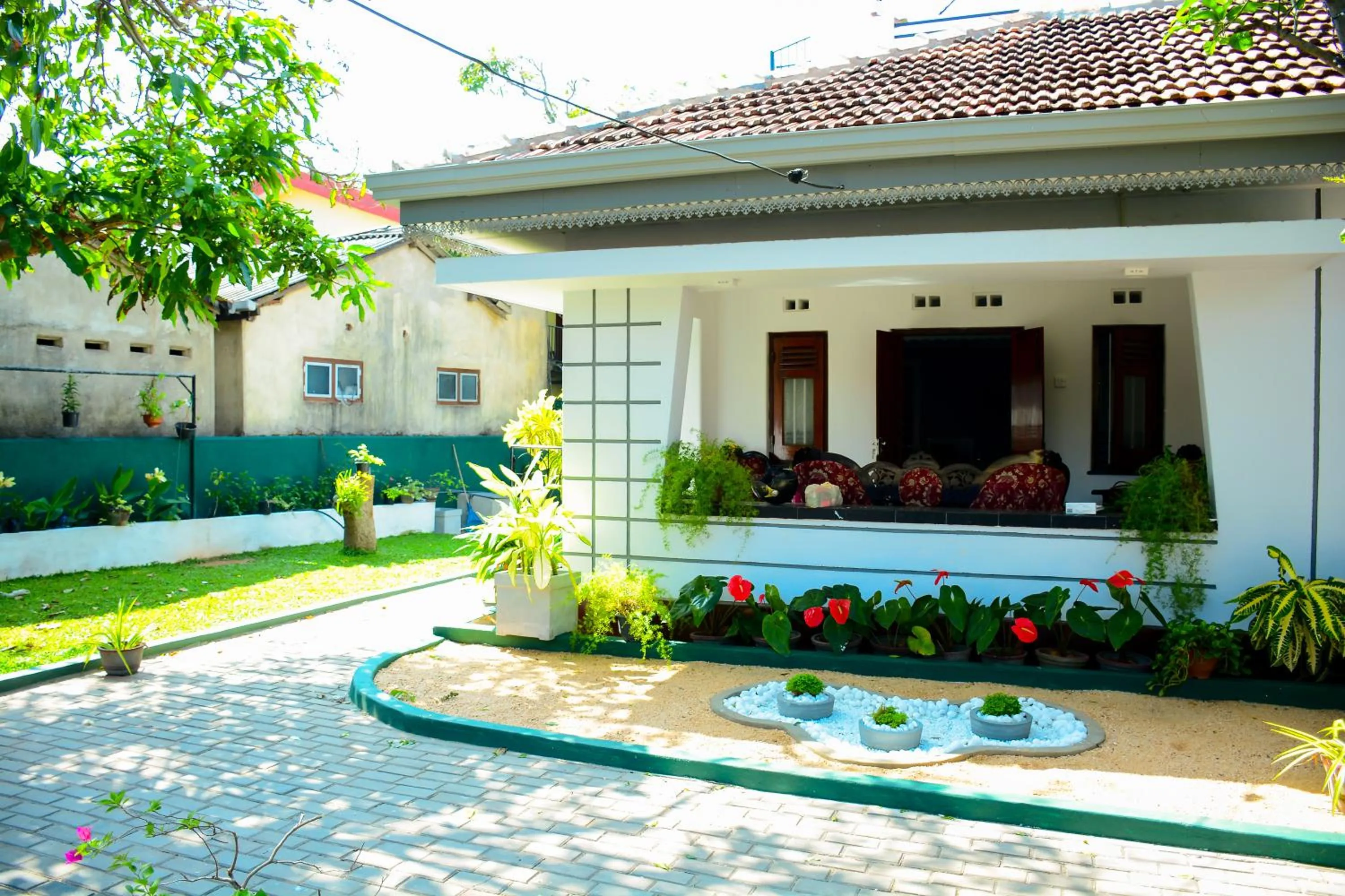 Facade/entrance in Mama Beach Villa