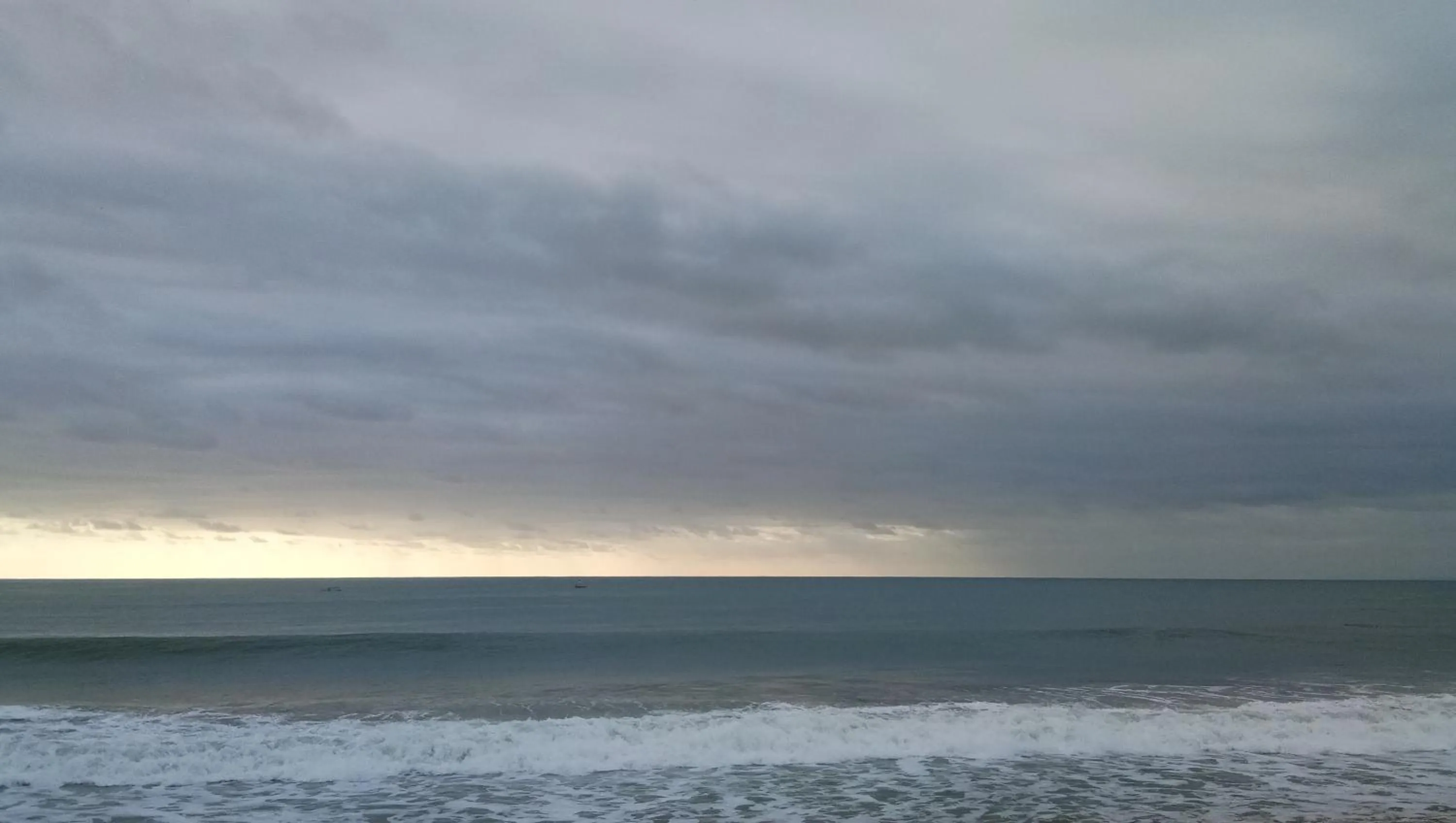 Beach in Penginapan Karanglaut Sayangheulang