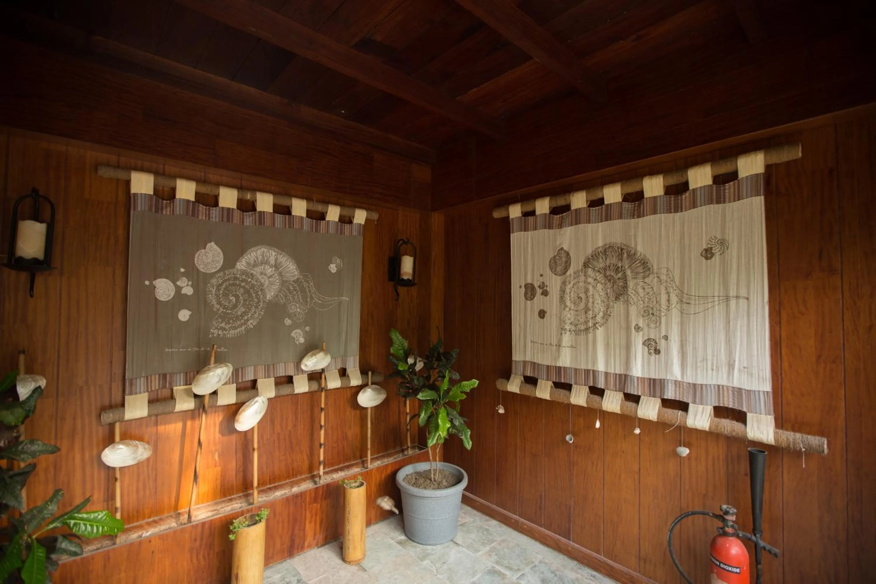 Restaurant/places to eat in TSG Aura