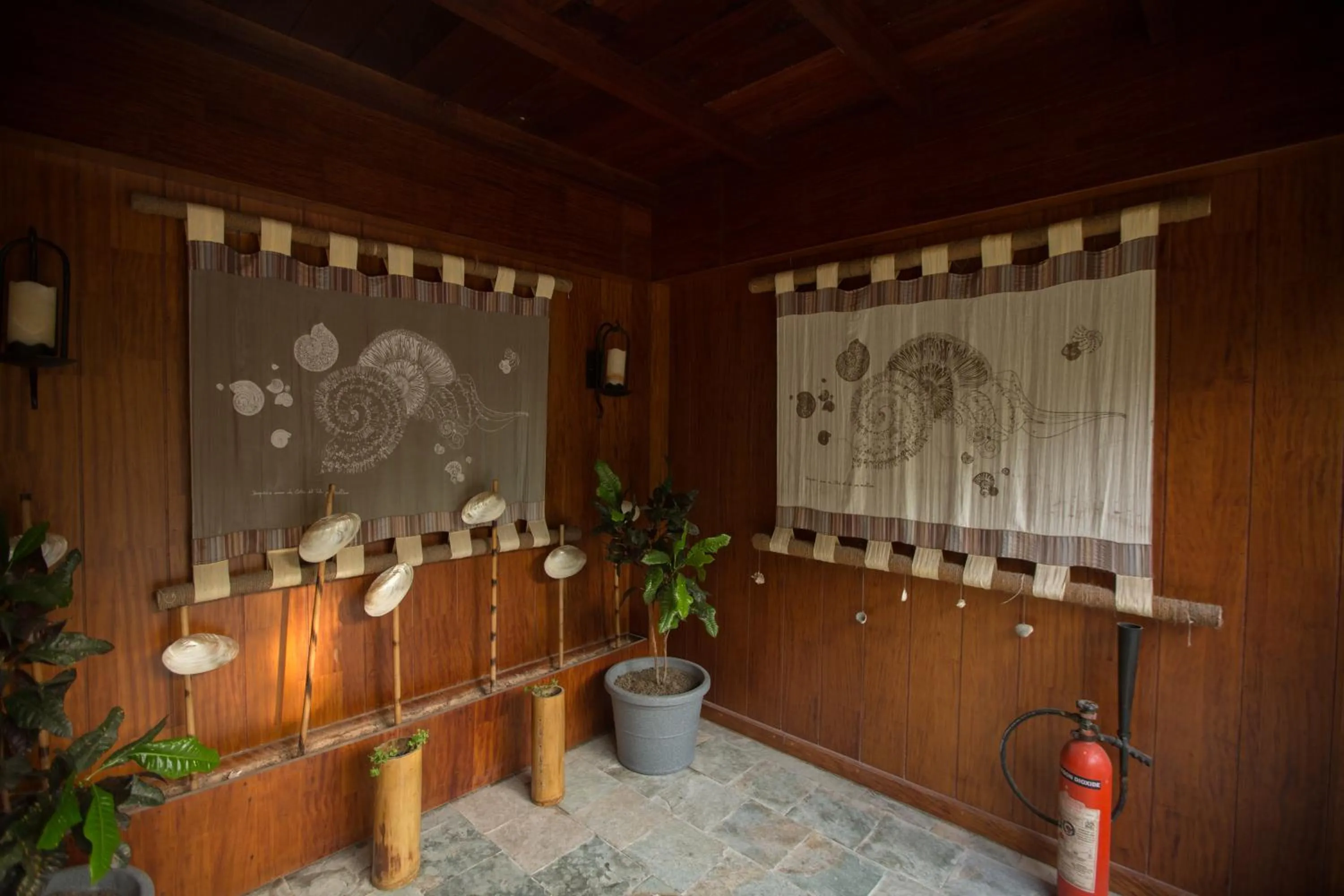 Restaurant/places to eat in TSG Aura