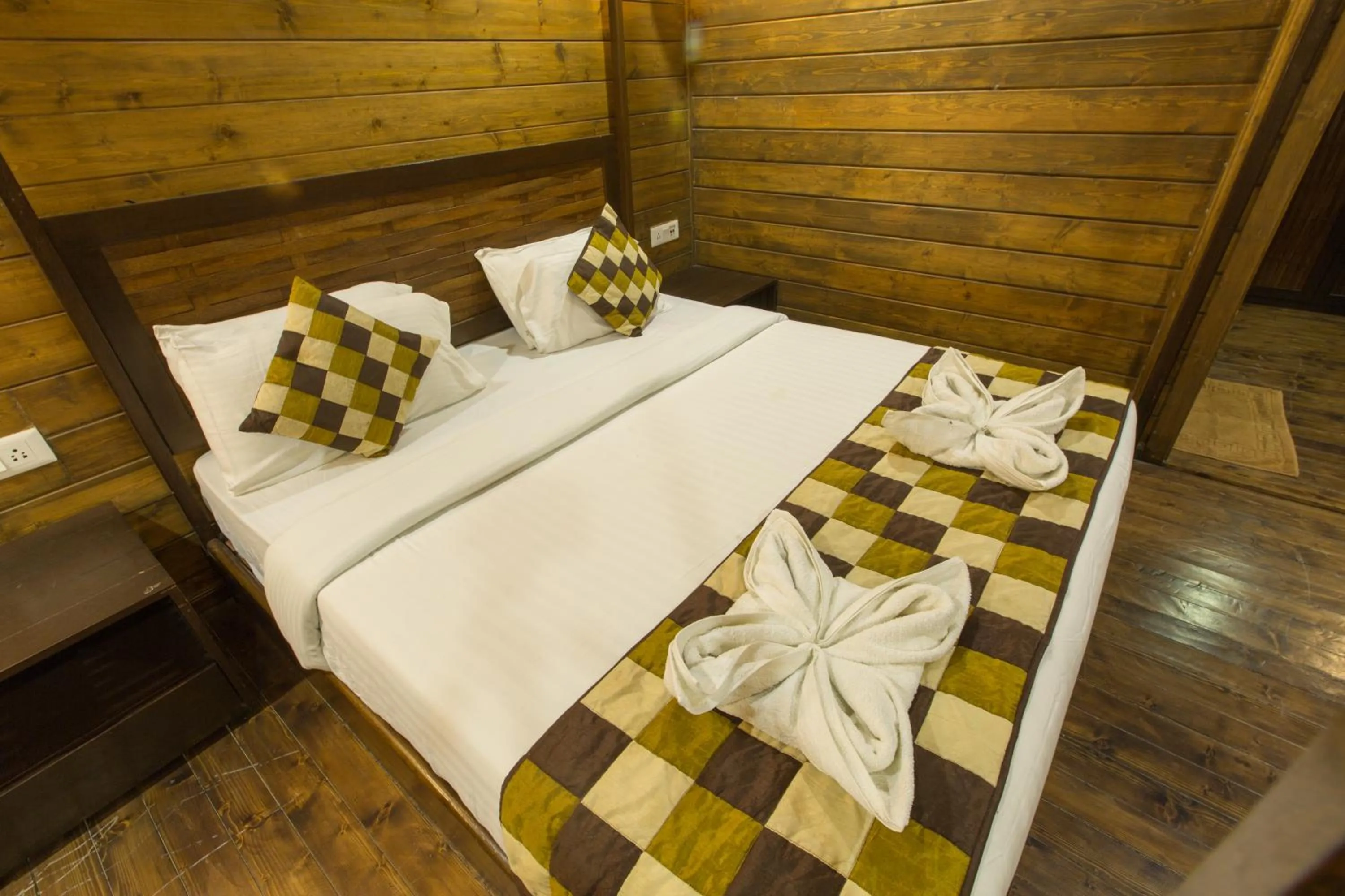 Bedroom, Bed in TSG Aura