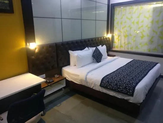 Bed in Hotel KK Residency