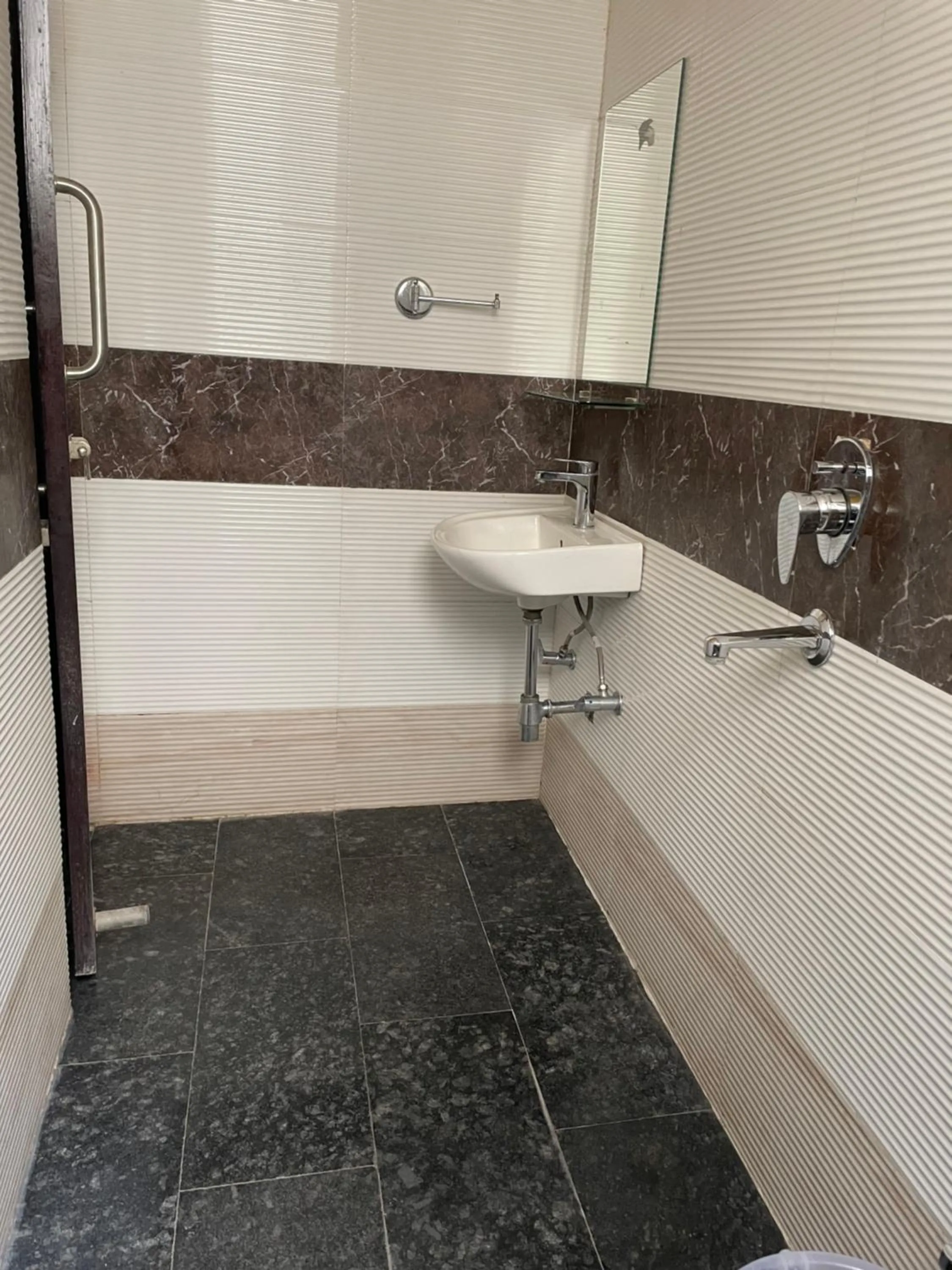 Shower in Hotel KK Residency