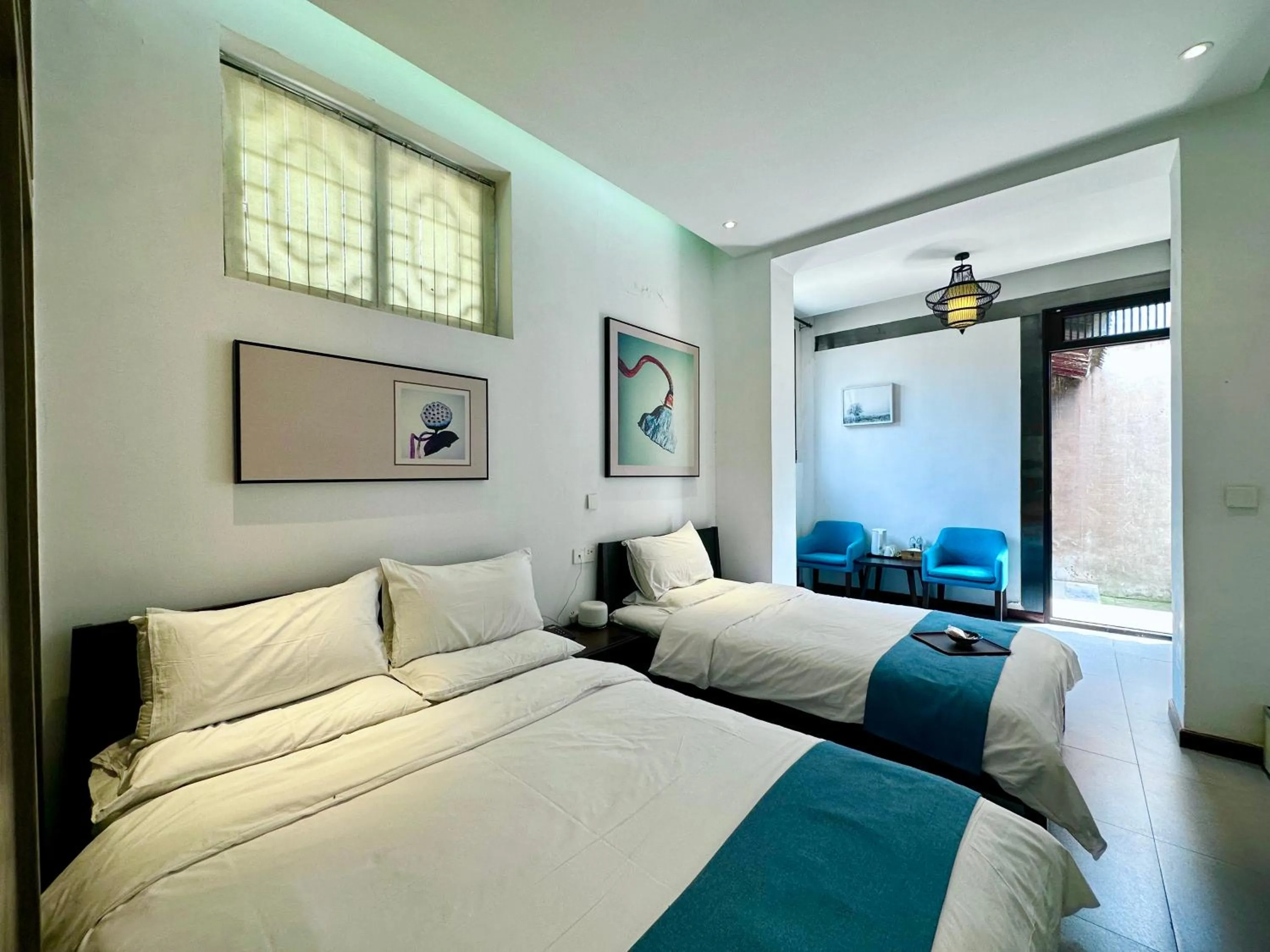 Photo of the whole room, Bed in Elsewhere Hotel Inn North Street Branch