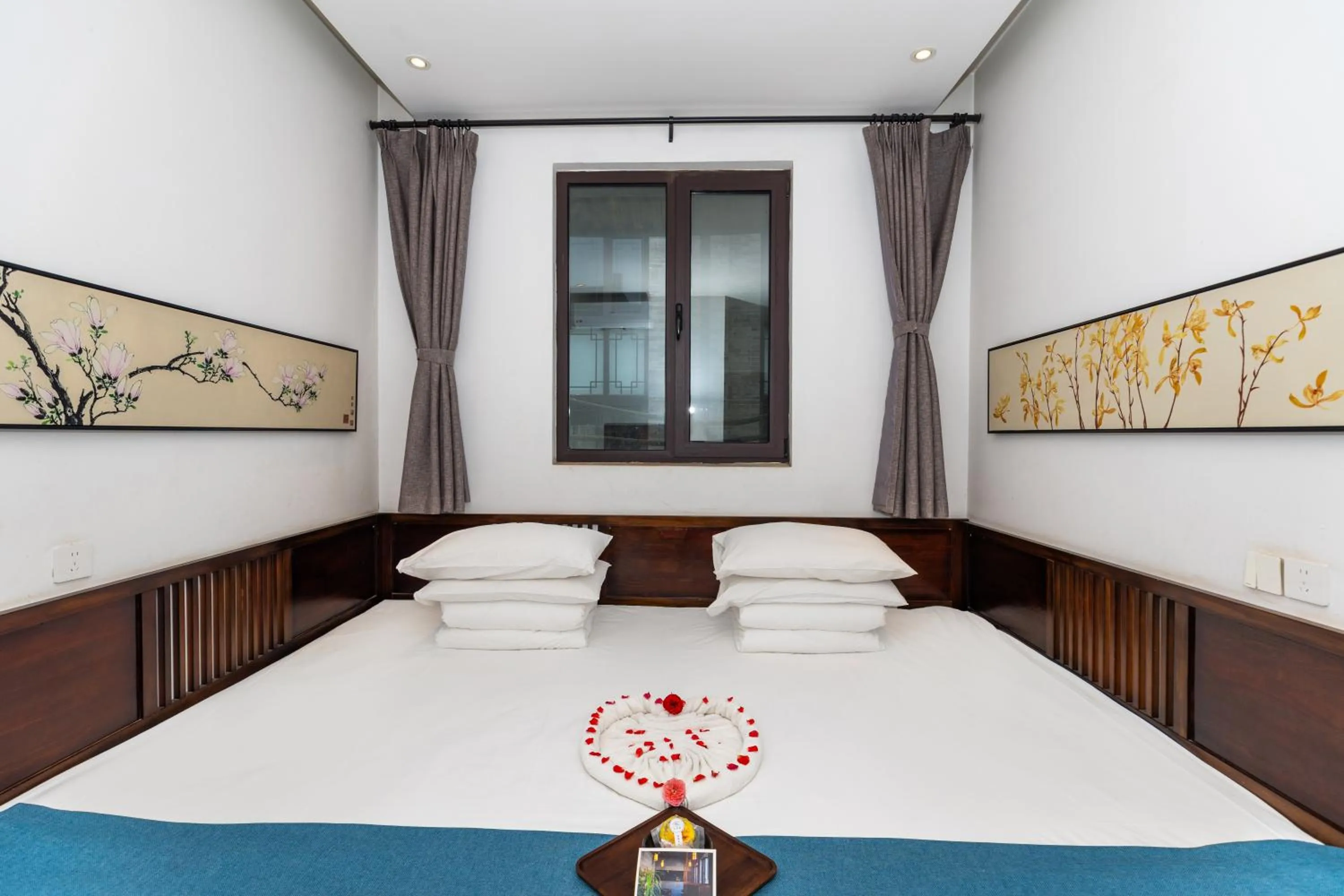 Bed in Elsewhere Hotel Inn North Street Branch