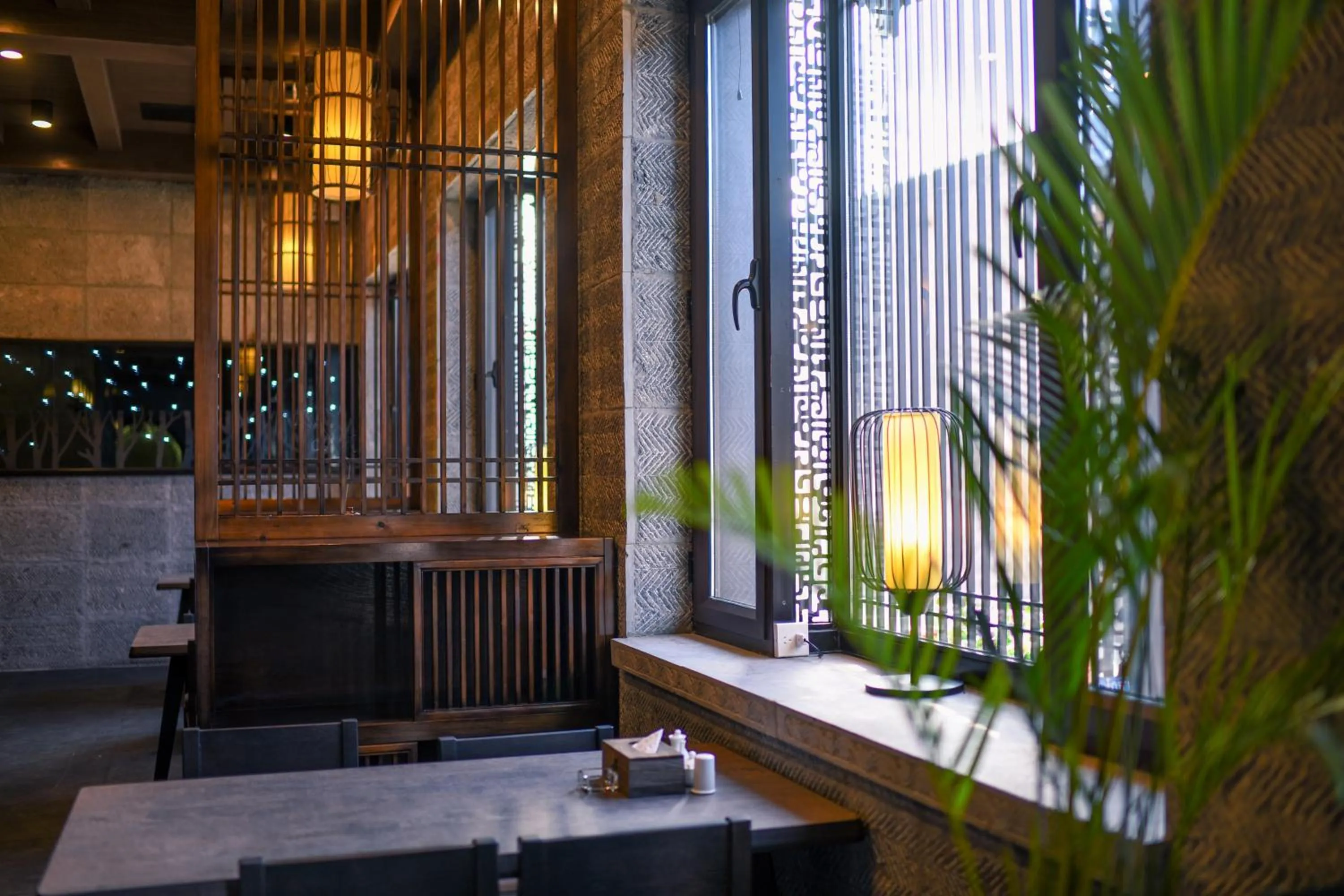 Restaurant/places to eat in Elsewhere Hotel Inn North Street Branch