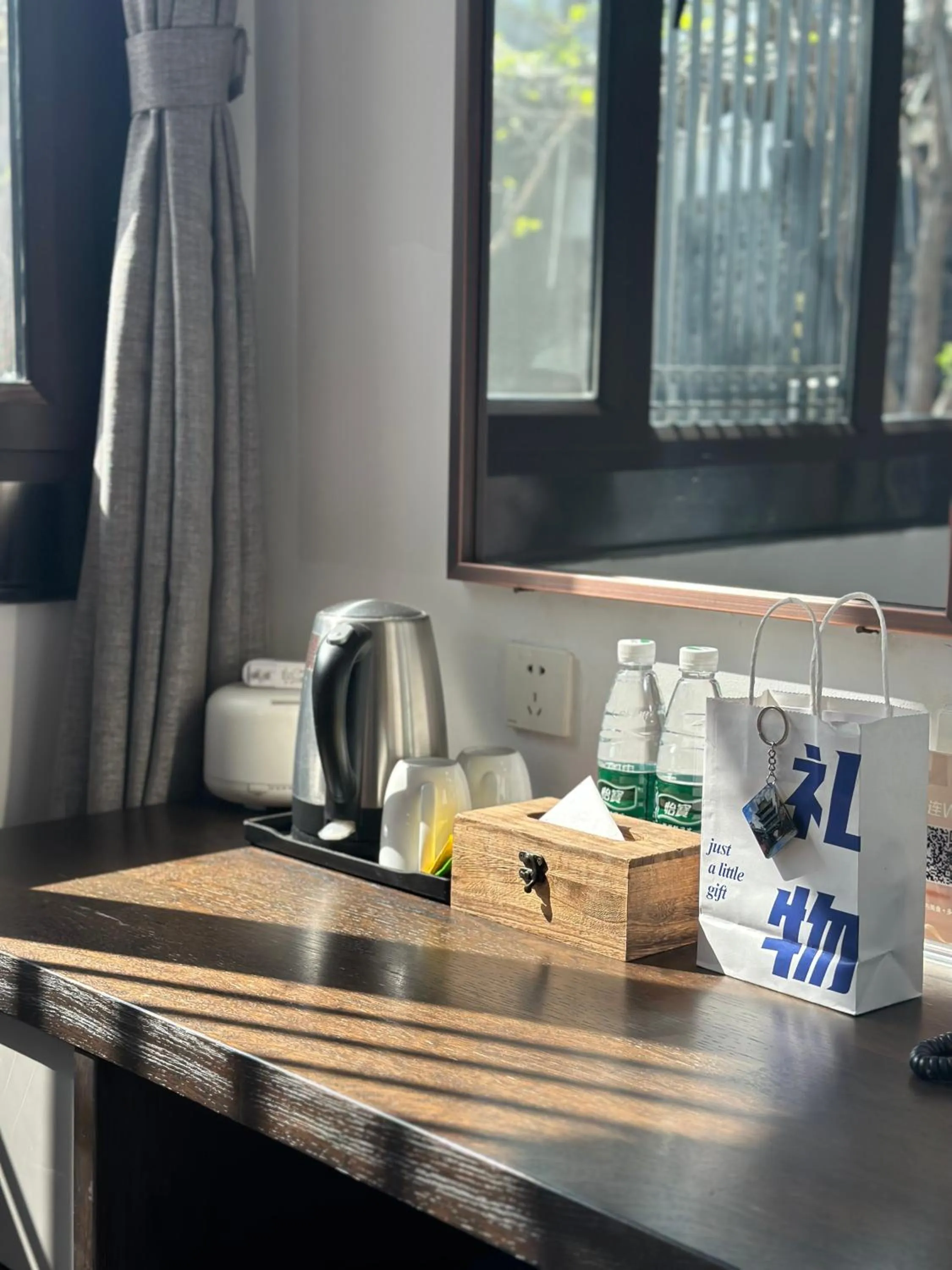 Food and drinks in Elsewhere Hotel Inn North Street Branch