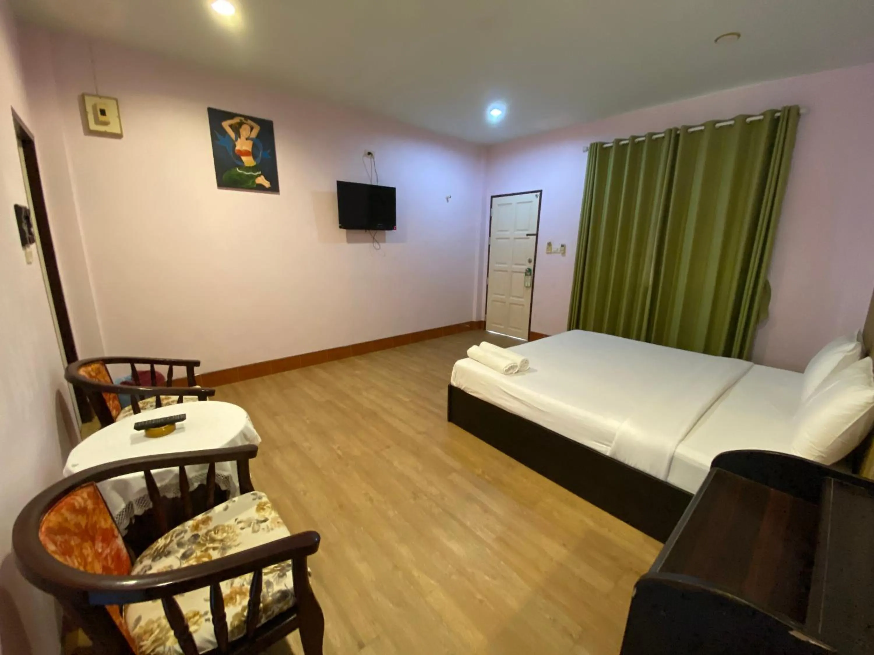 Bed in Pachumas Hotel