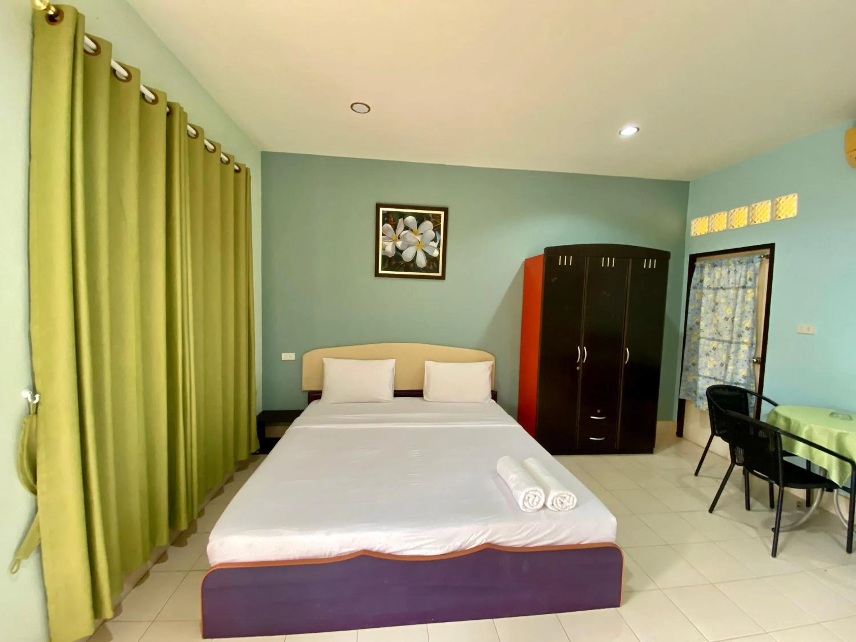 Bed in Pachumas Hotel