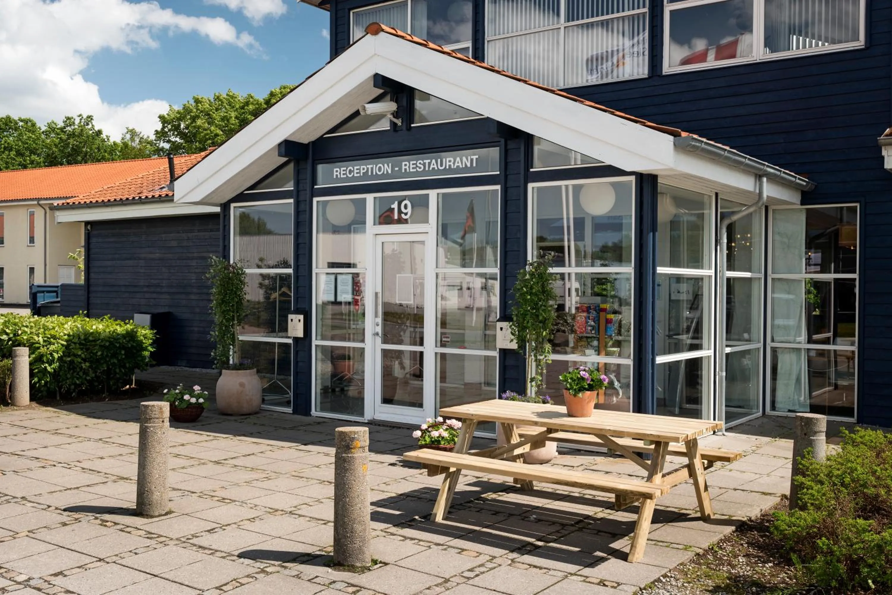 Facade/entrance in Hotel Sleep2Night