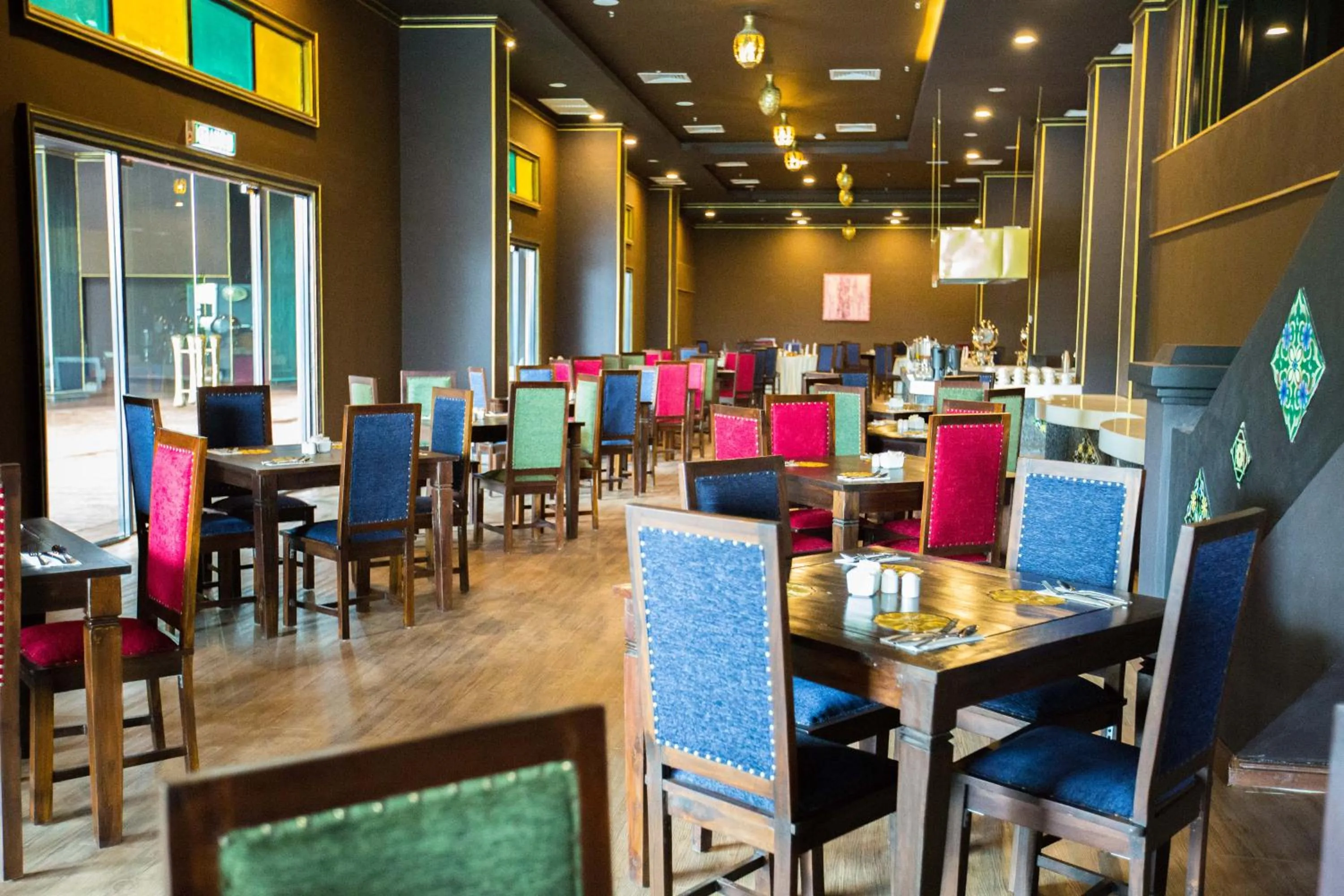 Restaurant/places to eat in Mudzaffar Hotel