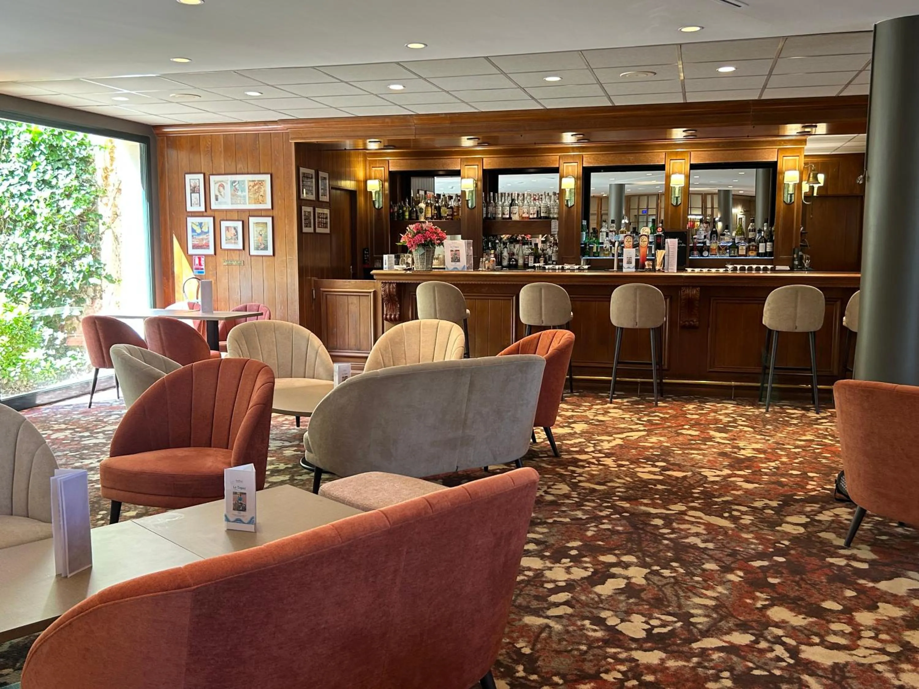 Lounge or bar in Hôtel du Parc